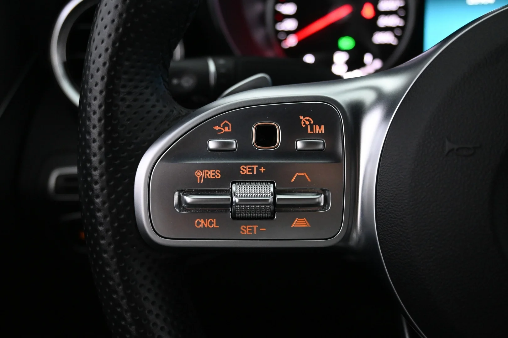 Car Image - 2NcMxGDPFEcgIz3KUTIgDT