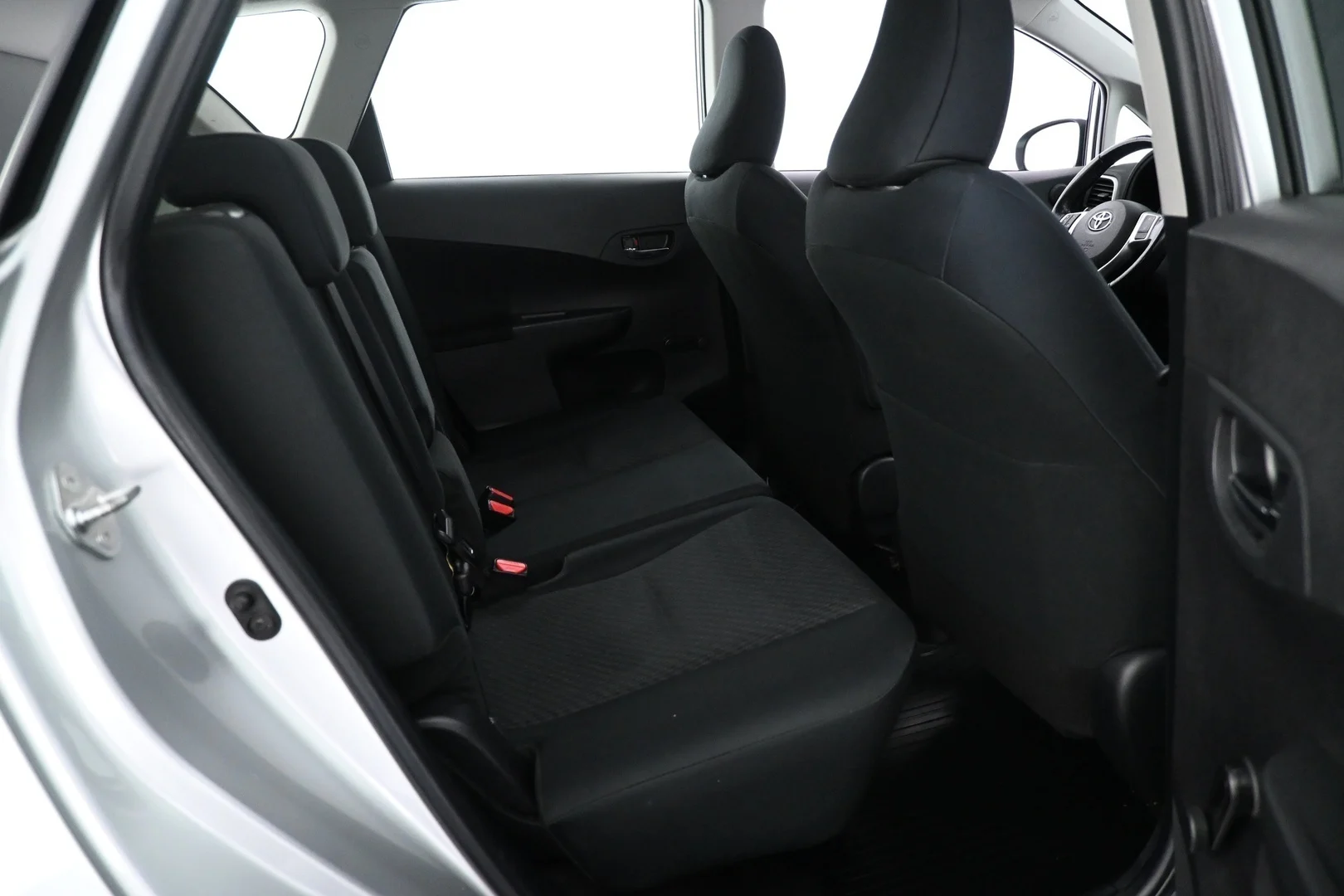 Car Image - 74bZVoHiOFJuo9sM7cgKbL