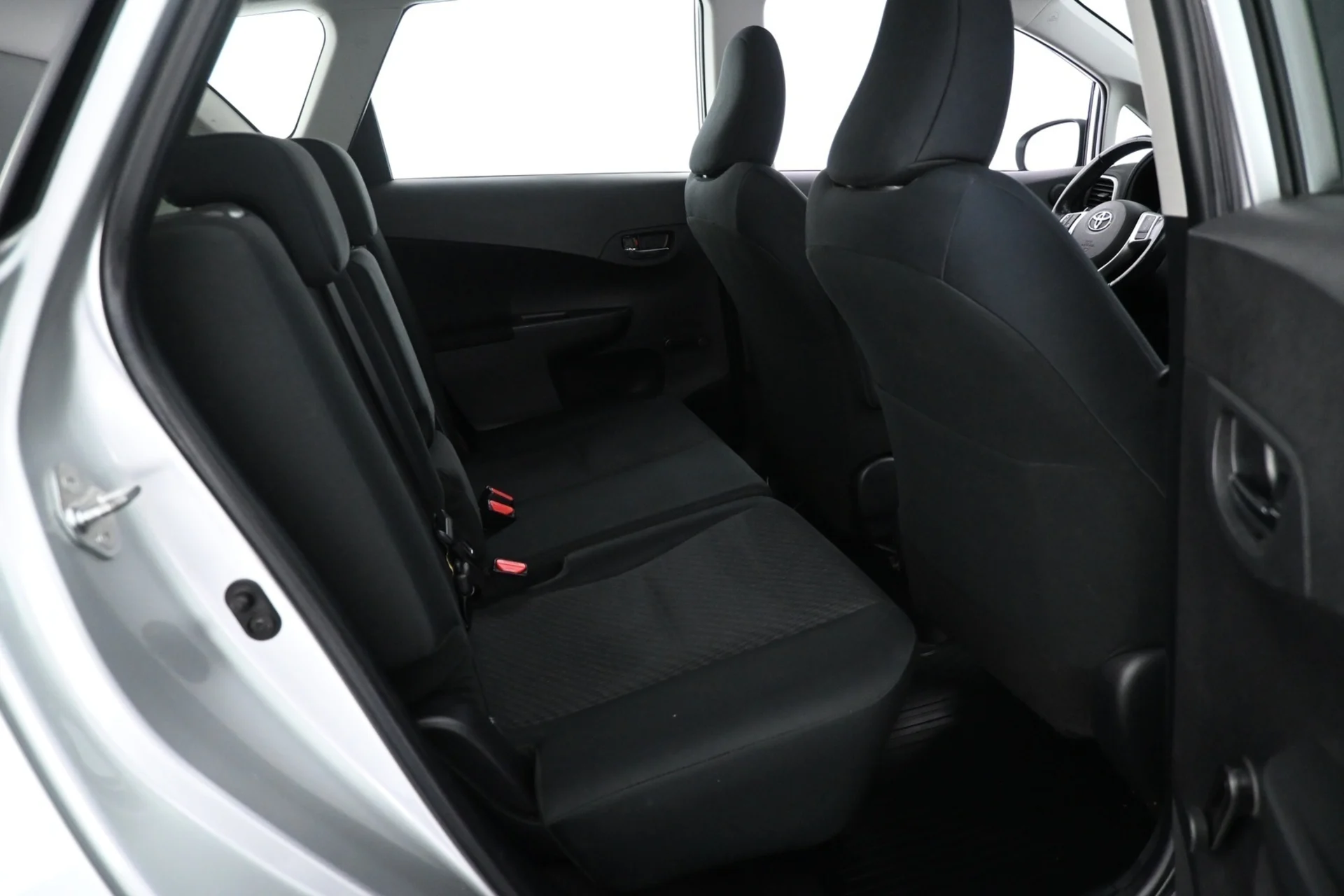Car Image - 74bZVoHiOFJuo9sM7cgKbL