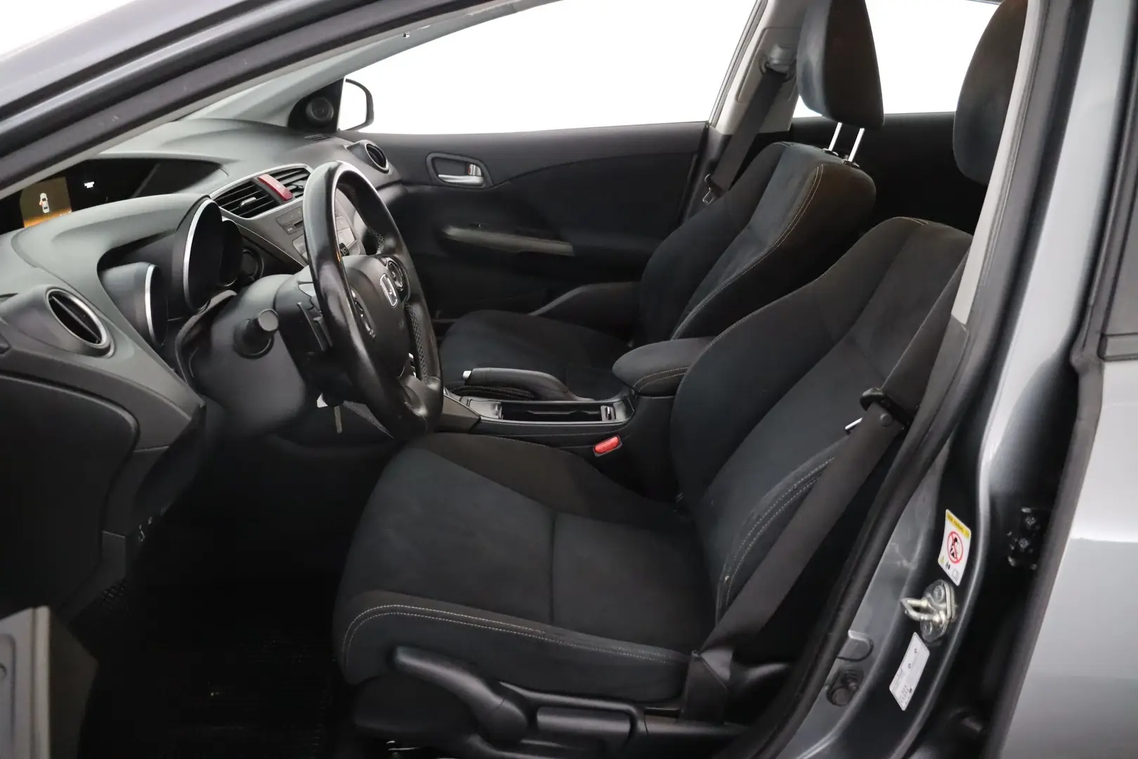 Car Image - 6Q7inZkICJj4pEdM0WeNG