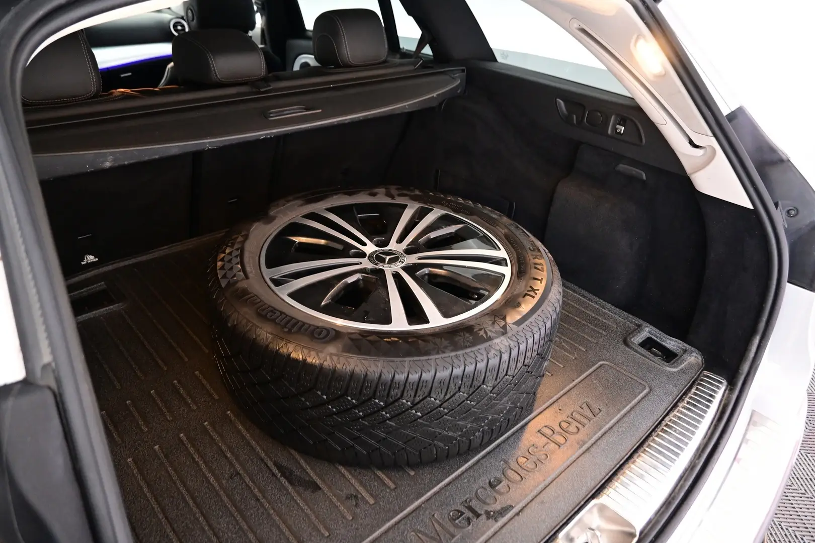 Car Image - 3sJ3HoJmNrWxnpv4xY9UxN
