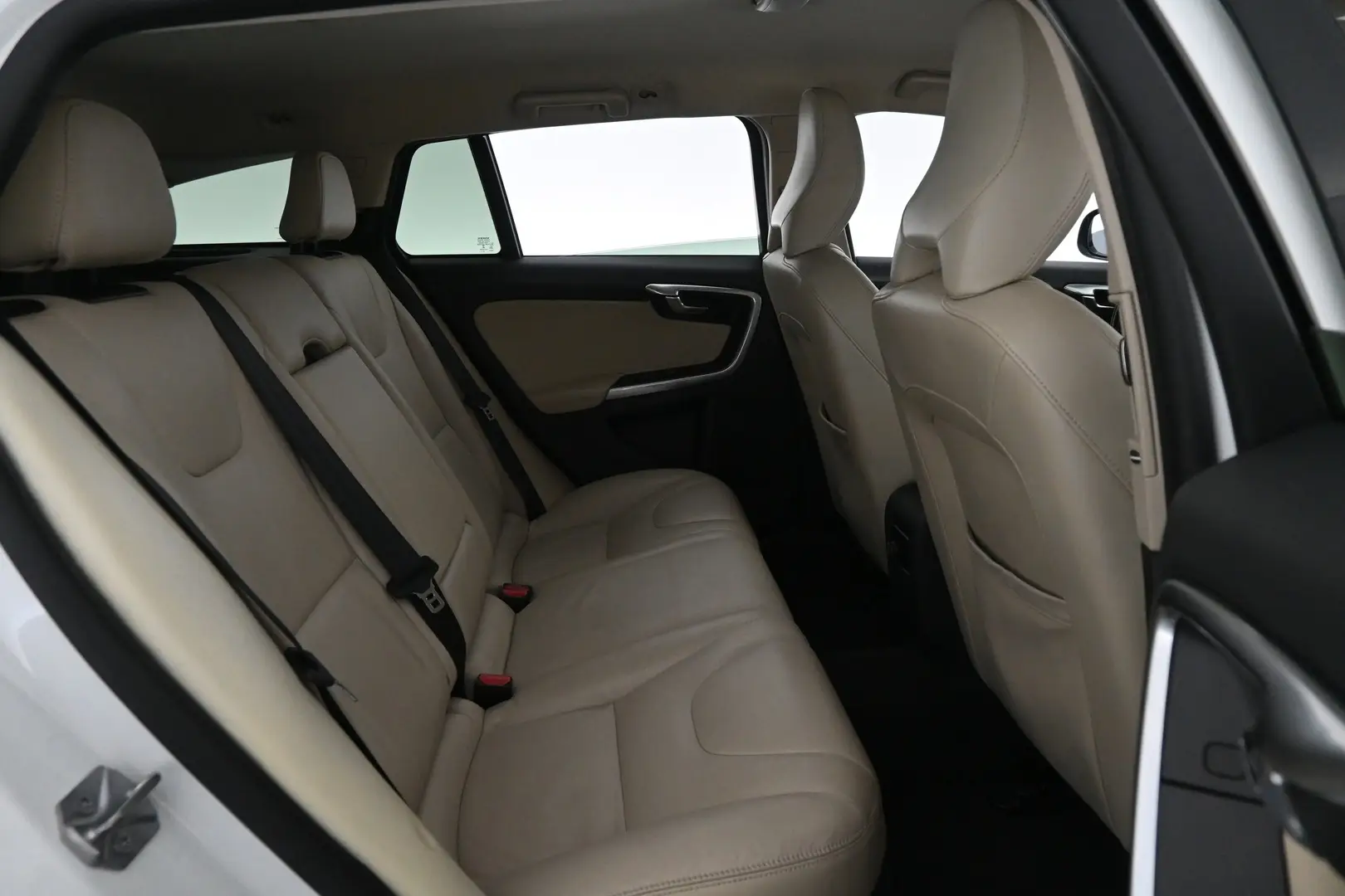 Car Image - fYT1uQerrjby0FhN9sObI