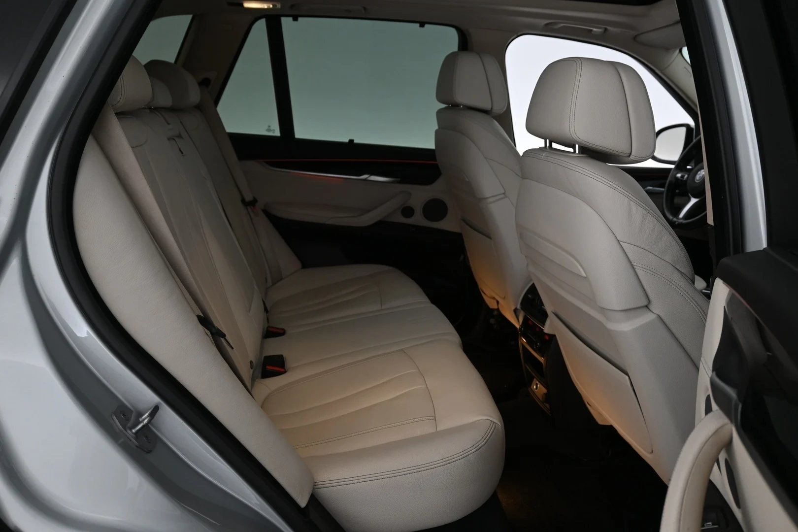 Car Image - 5W4ZEfJJeYw6fC7SHNVzxm