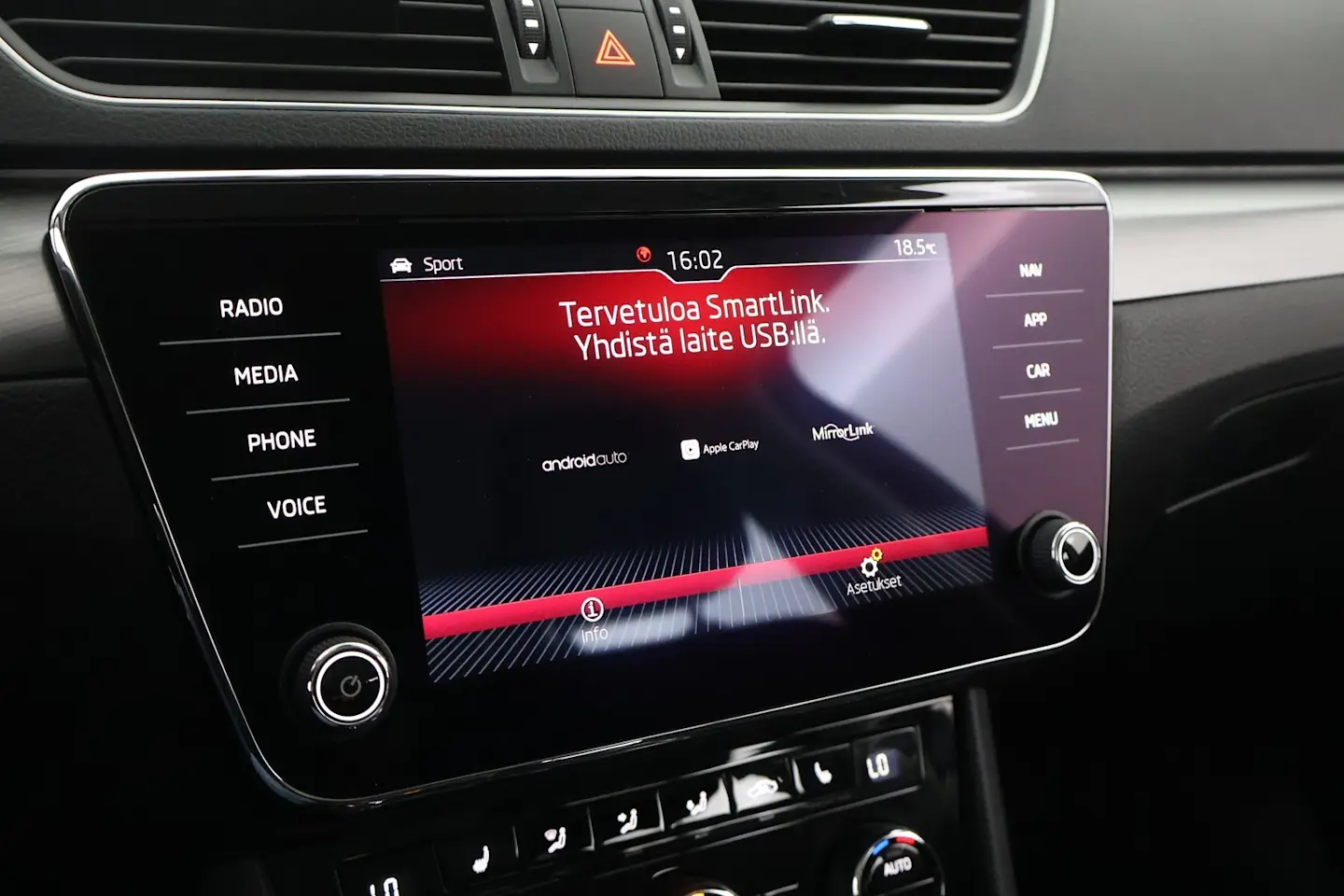 Car Image - 3rhj9ttfv7XUEbrP2QINiC