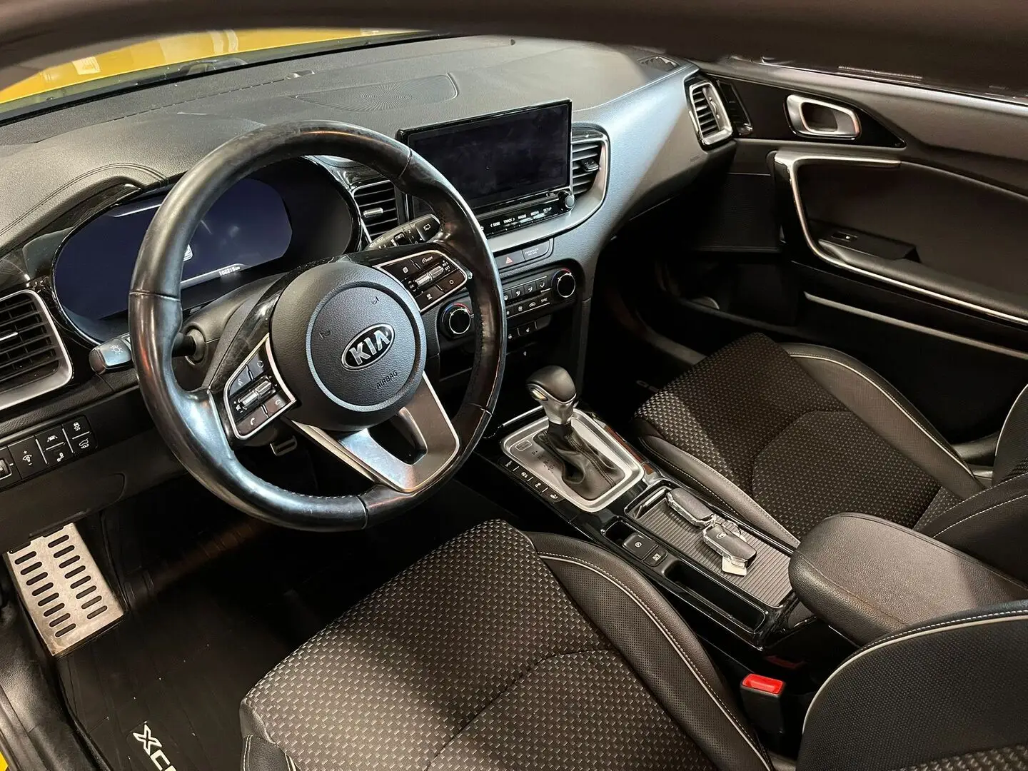 Car Image - 4AEnOEsfuaxzhW6DBogrfG