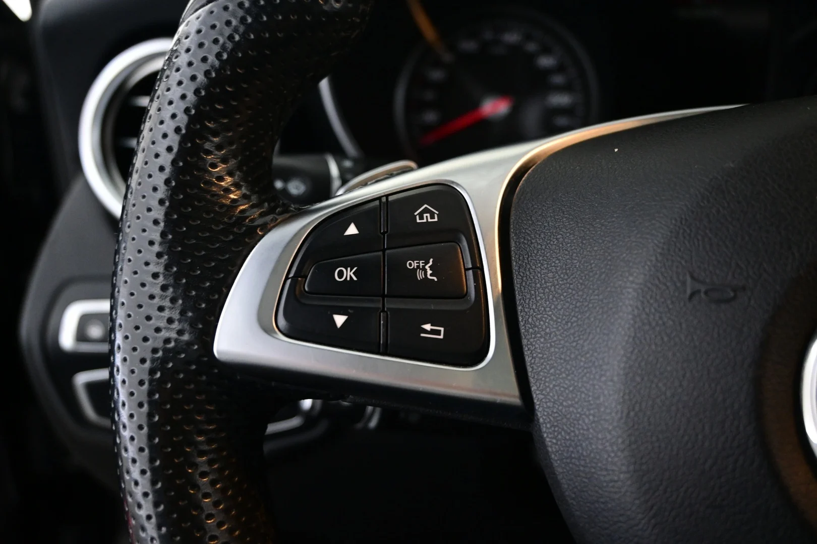 Car Image - 5Ez4J8IKEcHpdaAKvbVFxQ