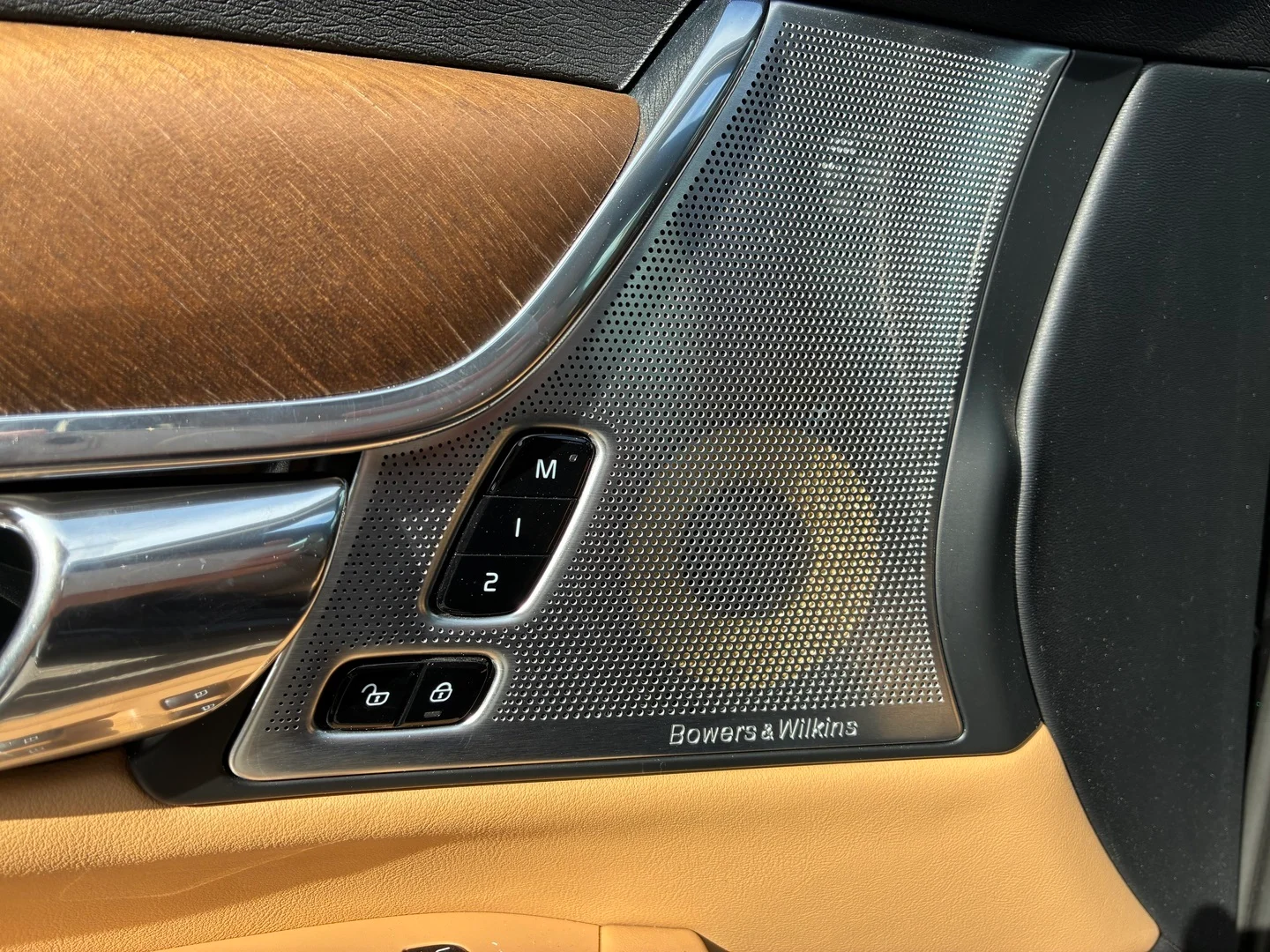 Car Image - 6pwJ9hmPKE05ZferYpB1q