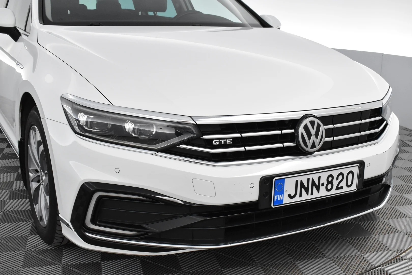 Car Image - 5yuLma4JKSUrlh88zR7KRW
