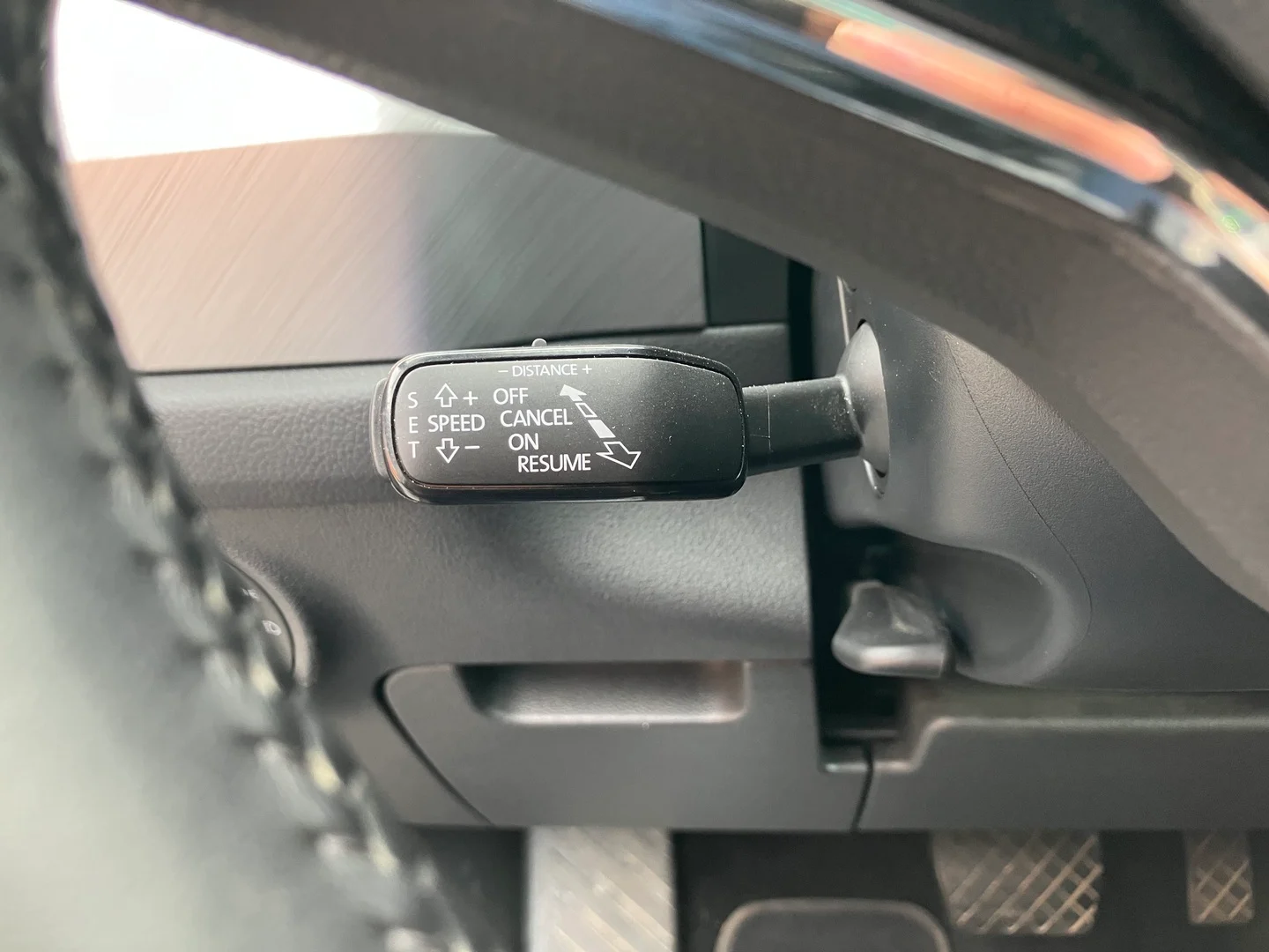 Car Image - FZcZmBvXsrdqV9vLdm3NM