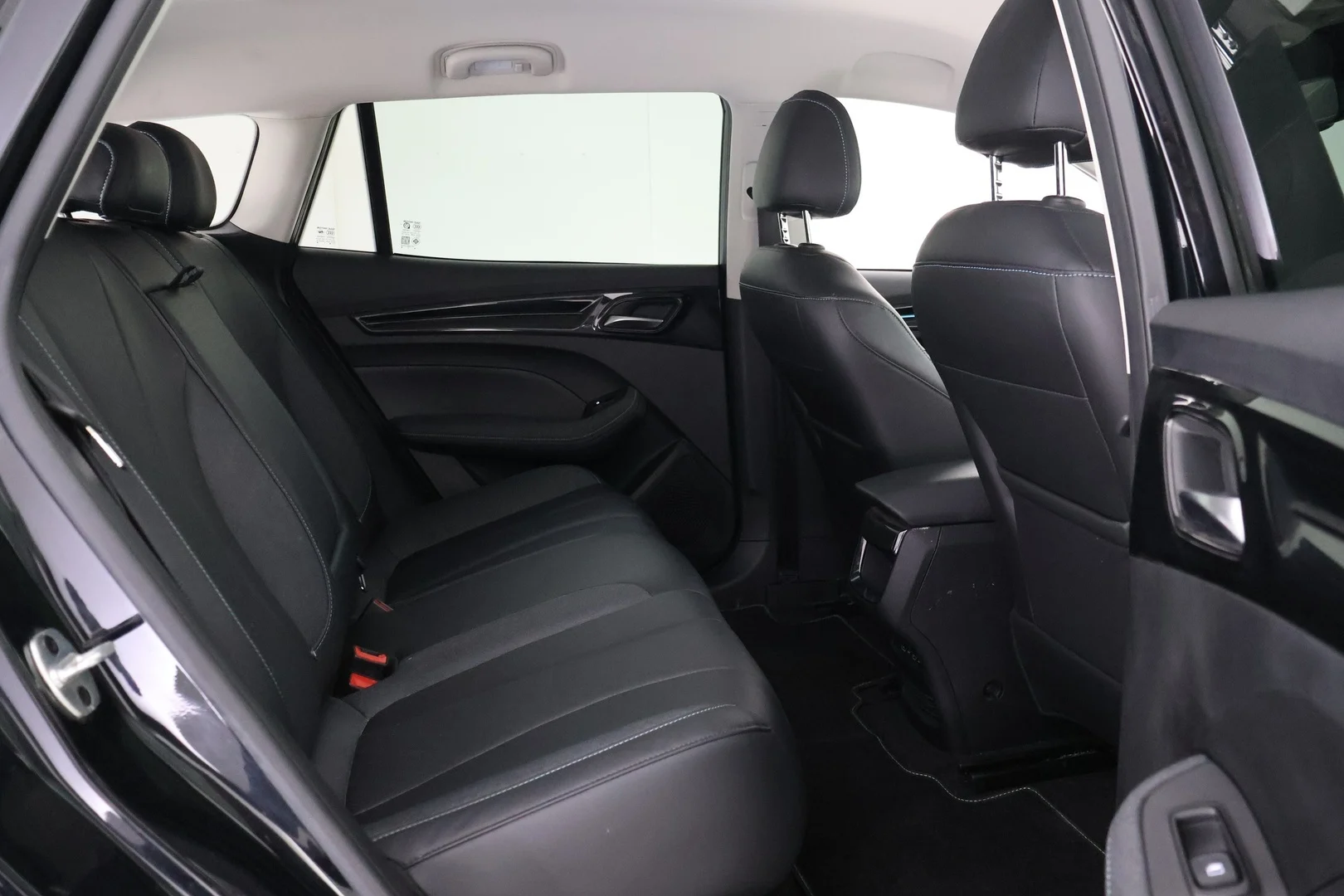 Car Image - 20c20iqXXOuIPNj3Hm6y1Q