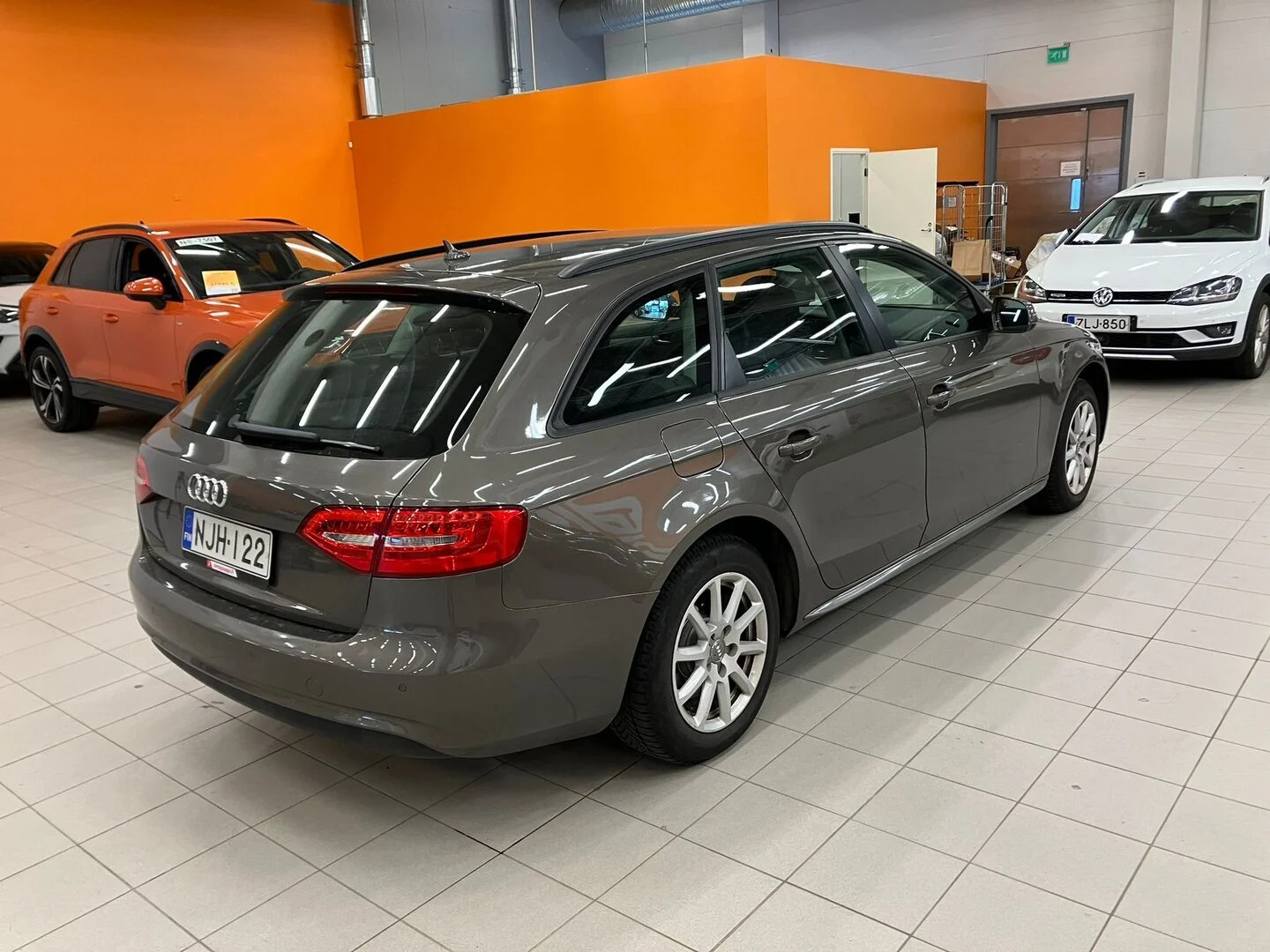 Car Image - ECuE8JPOqwJfyRfJLZoIr