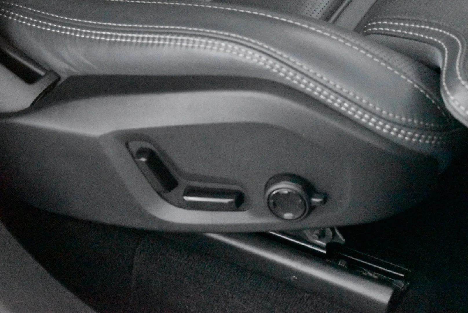Car Image - 2Ky2hcMWNUhvbrDxqzSLZ6