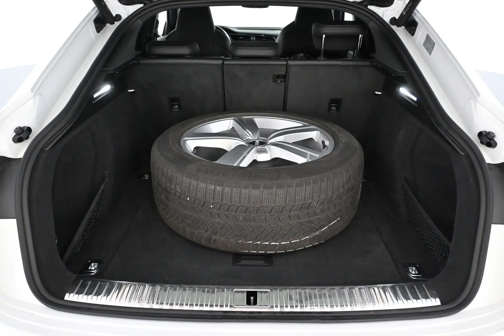 Car Image - 7yfc8LcSsQGGREM6YViXar