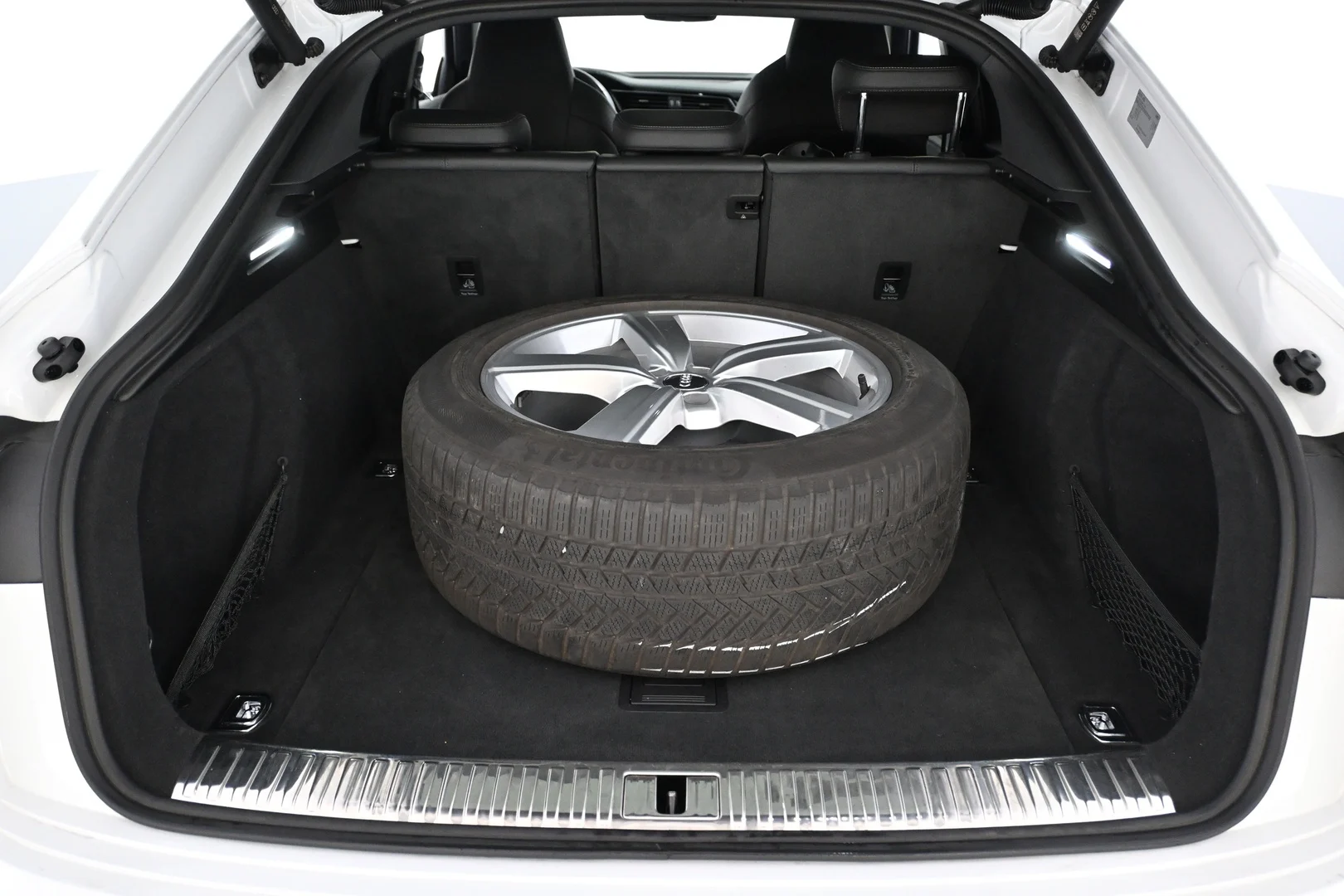 Car Image - 7yfc8LcSsQGGREM6YViXar