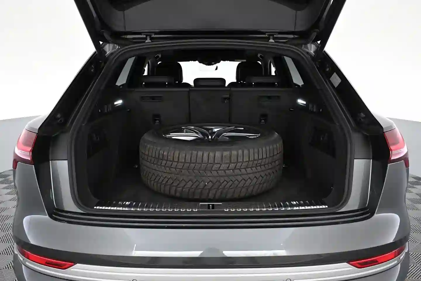 Car Image - 1GyNuTq3Dzl5utxZIqqOyl