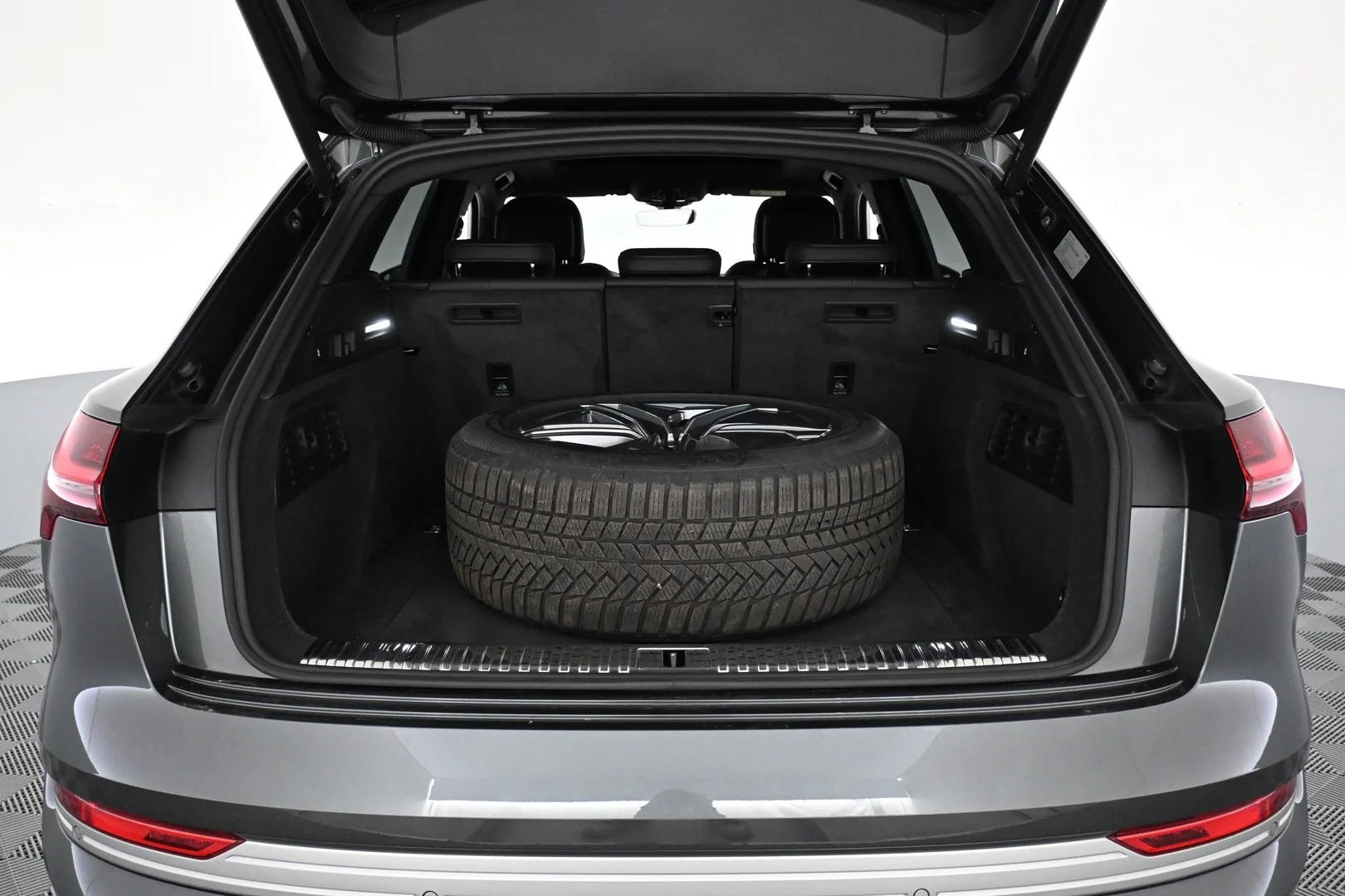 Car Image - 1GyNuTq3Dzl5utxZIqqOyl