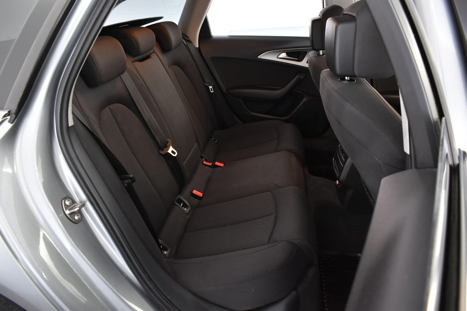 Car Image - 15M04iBWxJXcYIRXYkzPZn