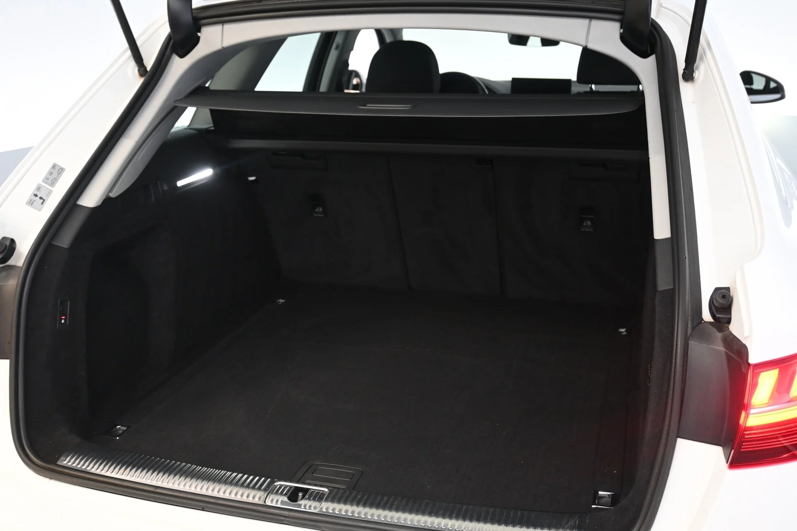 Car Image - 4Sk2l5YsqCTsvWcur196Ix