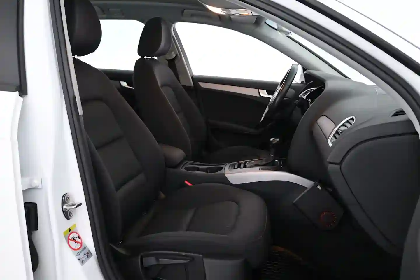 Car Image - 2E6jlw2vdJFrc3lSwAjnuu
