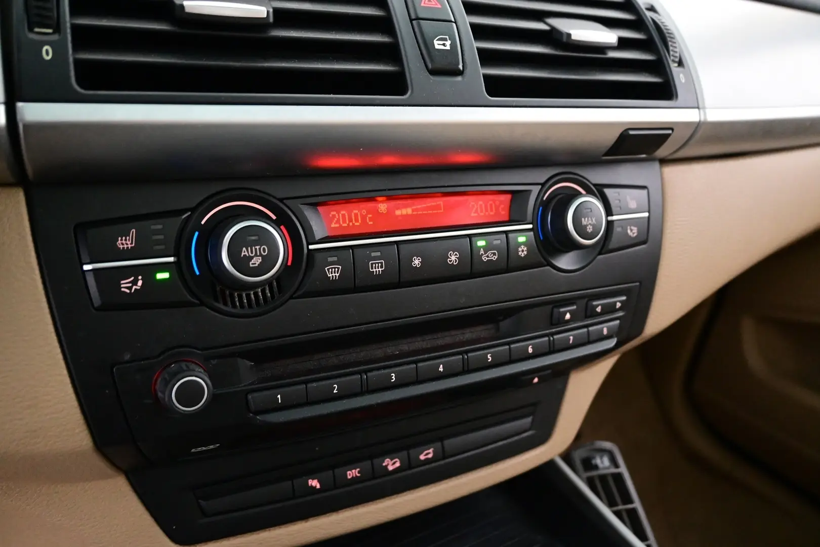 Car Image - 4TYQmdfHynXY8uSVUlIe6P