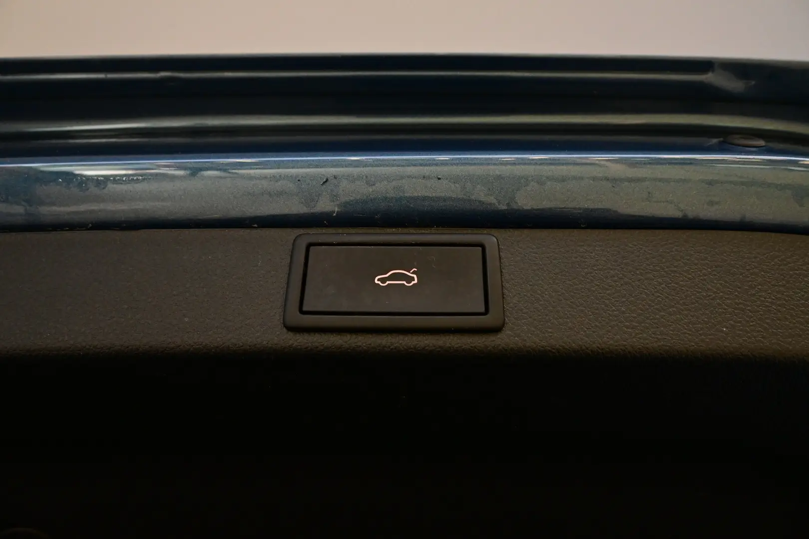 Car Image - 2RtFu7saWiXfKX4kXyRE1q
