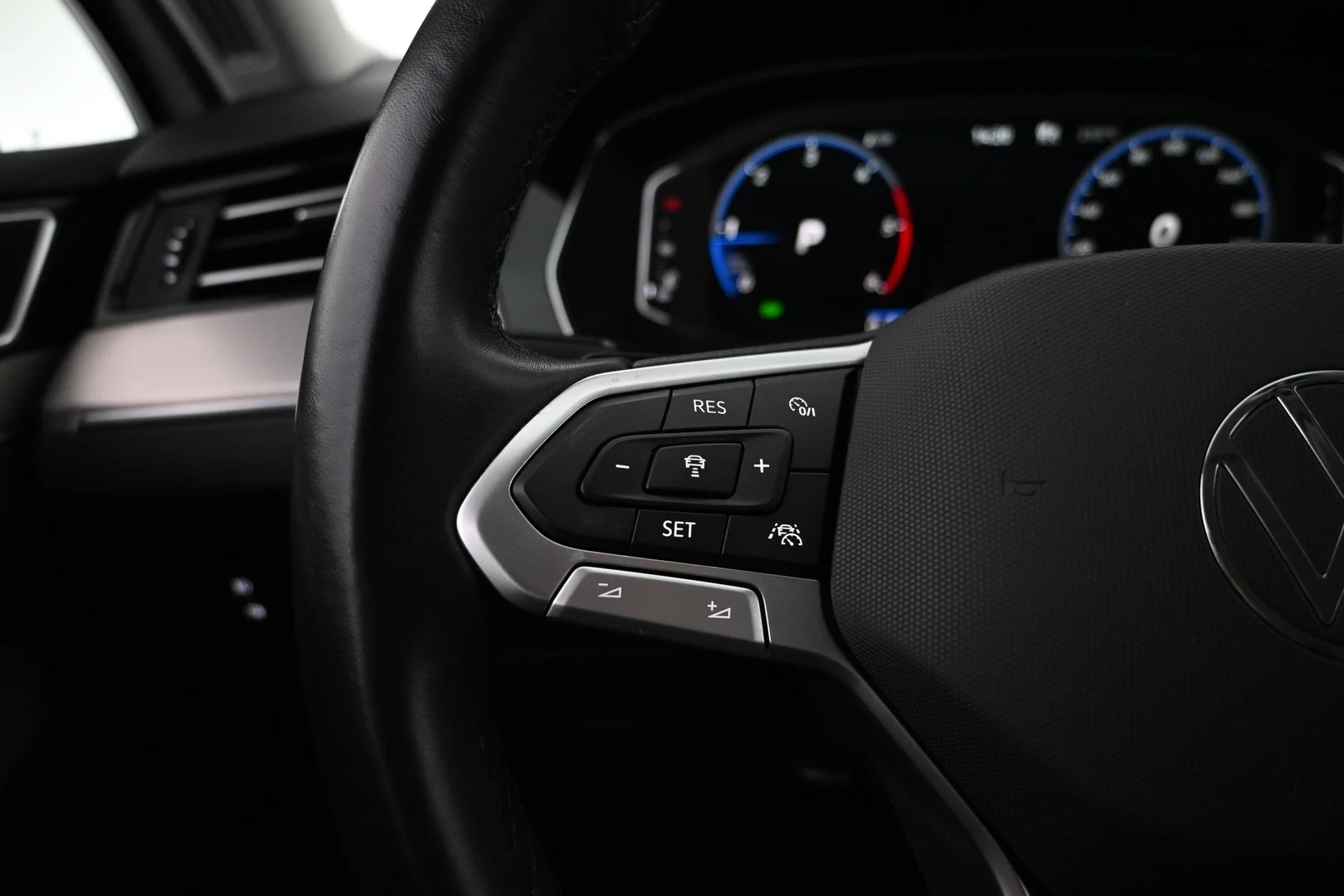 Car Image - 7zaZpTAXNdEhu8FVYvxFL0