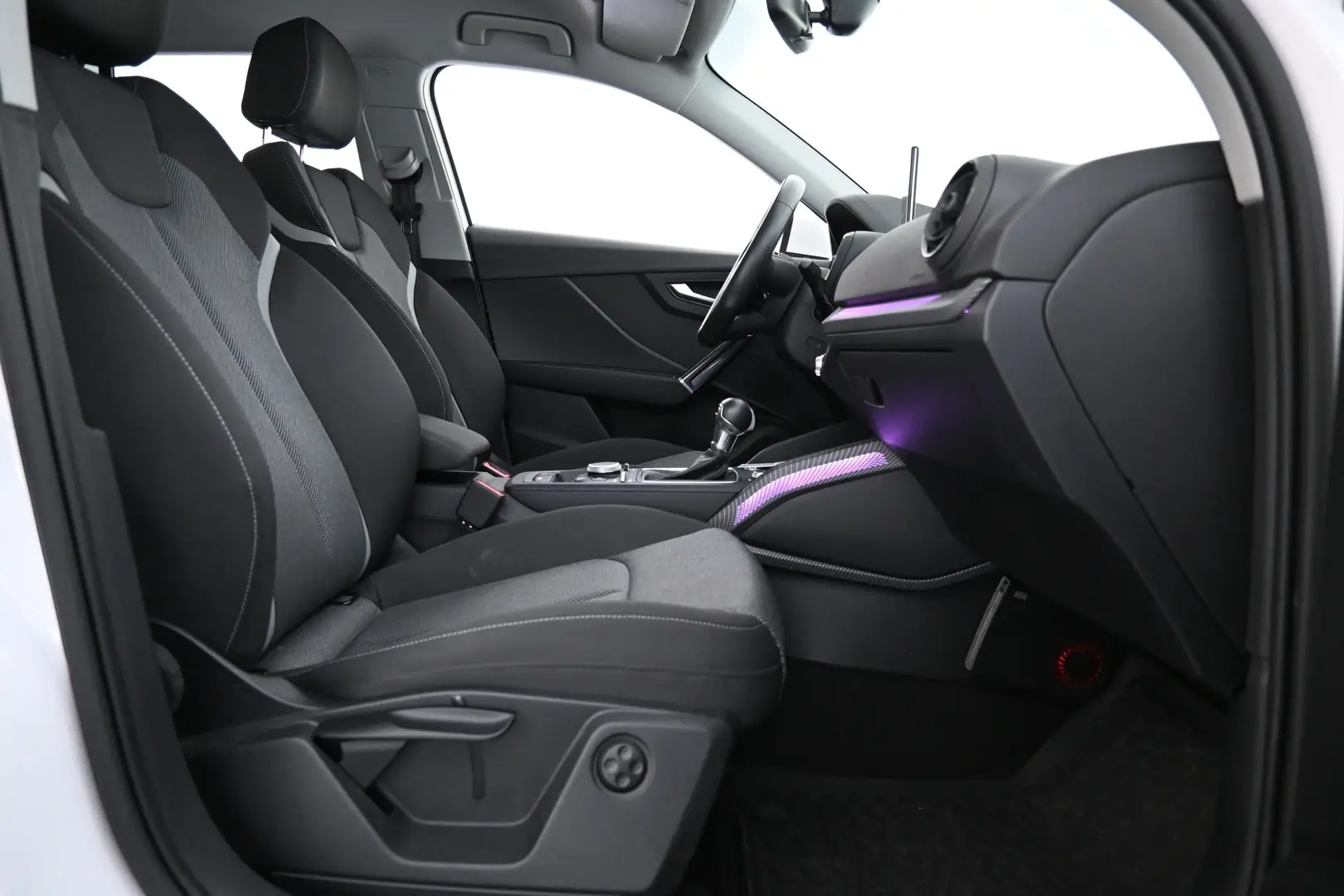 Car Image - 51eGgDoCKMU6rs3G8QoqMn