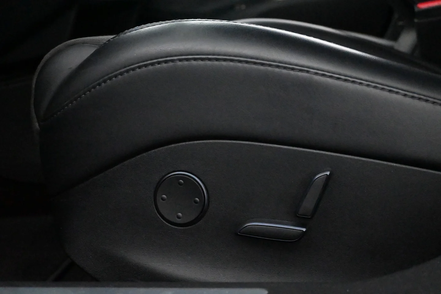Car Image - 3BvNHp5g23zmnQydoPoaF7