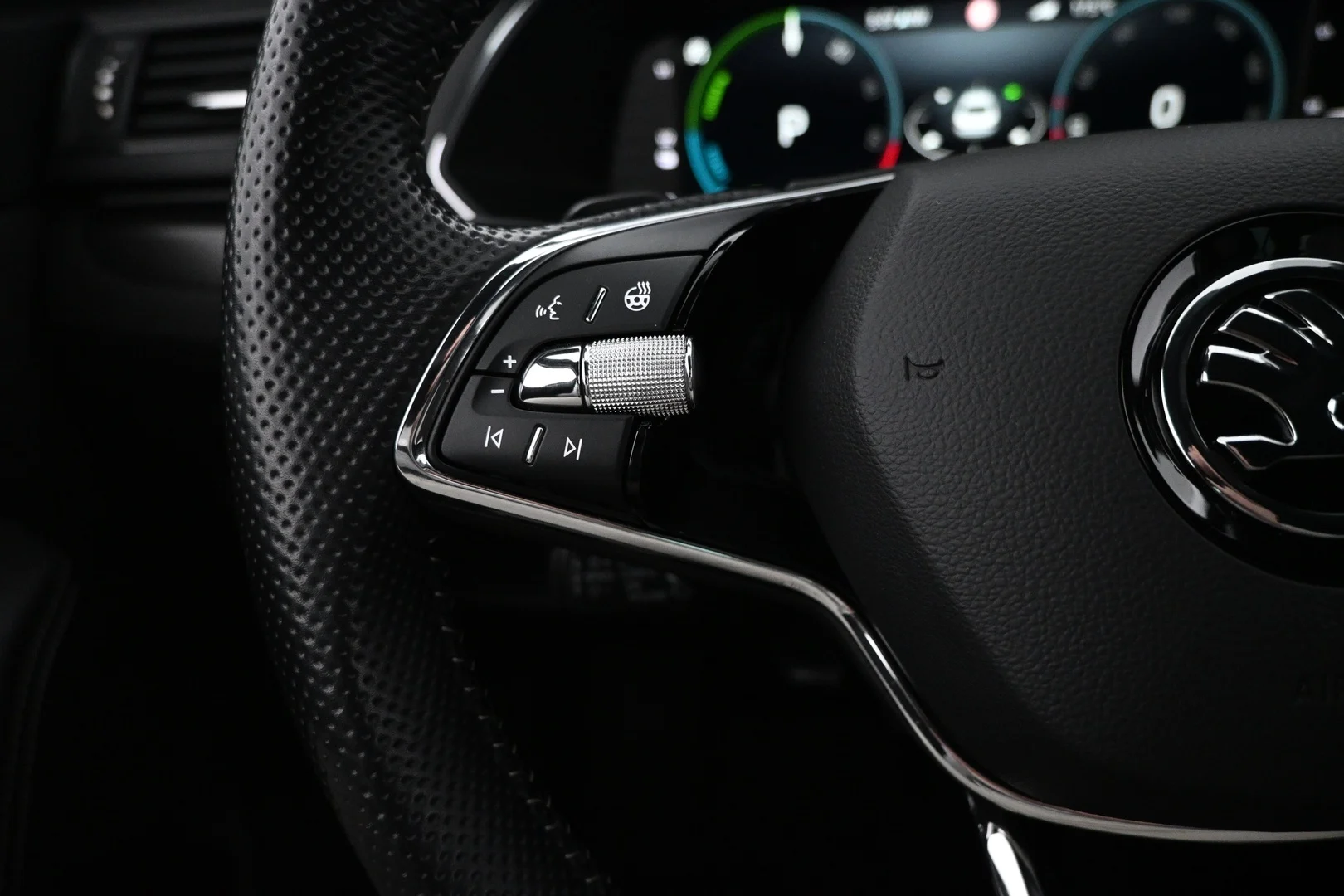 Car Image - 5km0q8TQandejX8AowCNWD