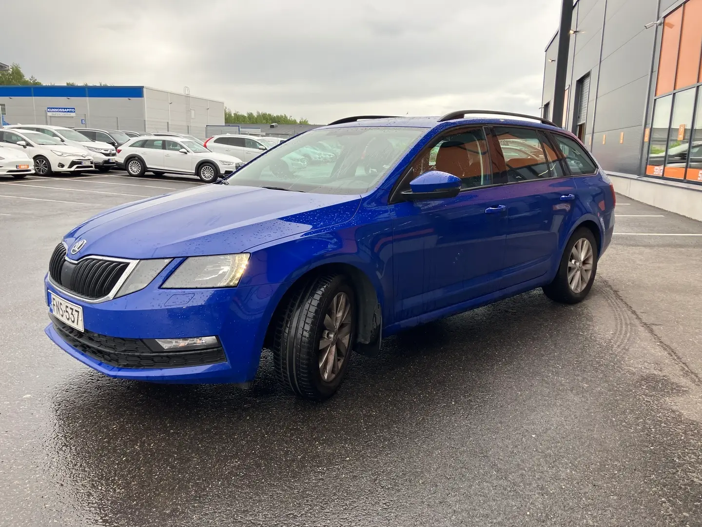 Car Image - 4IYAlPh2Bmz0a6QzDiIAz1