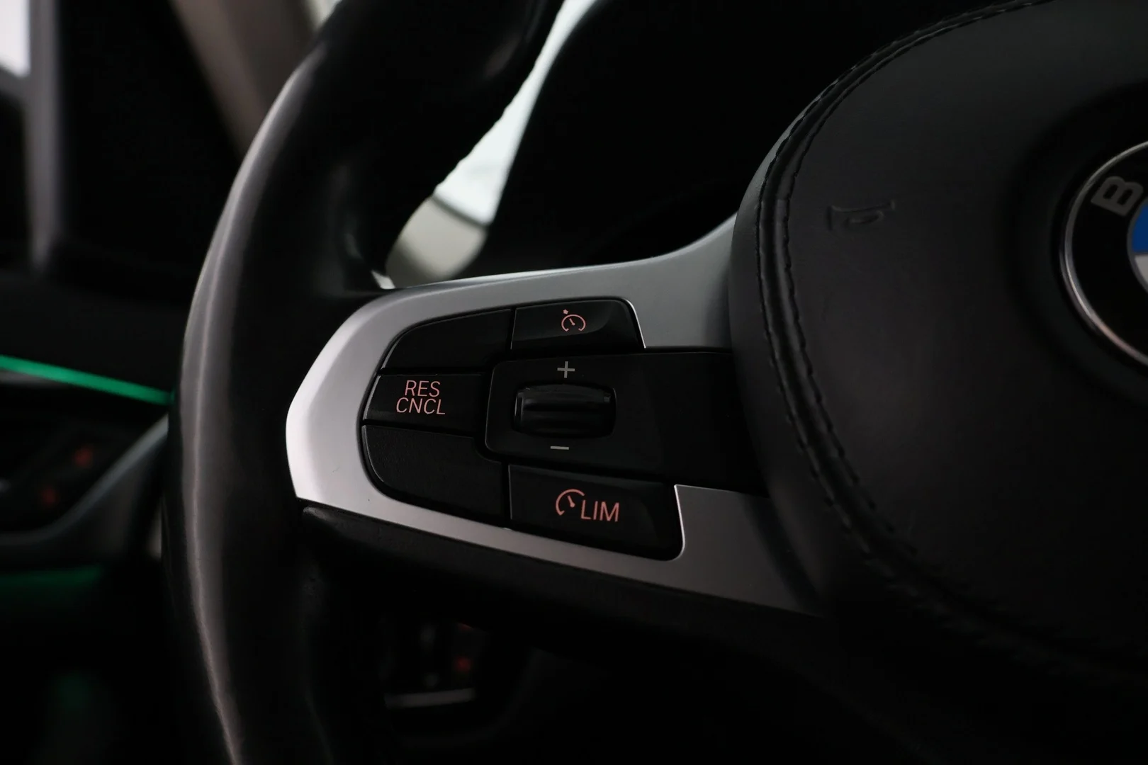 Car Image - 4gkiOL7HSZGBhY18i7W1up