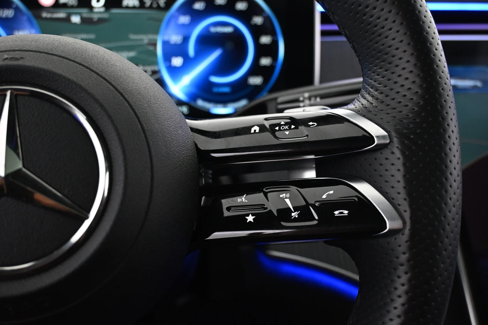 Car Image - 6styUxemrcVpNZdDHmrpHT