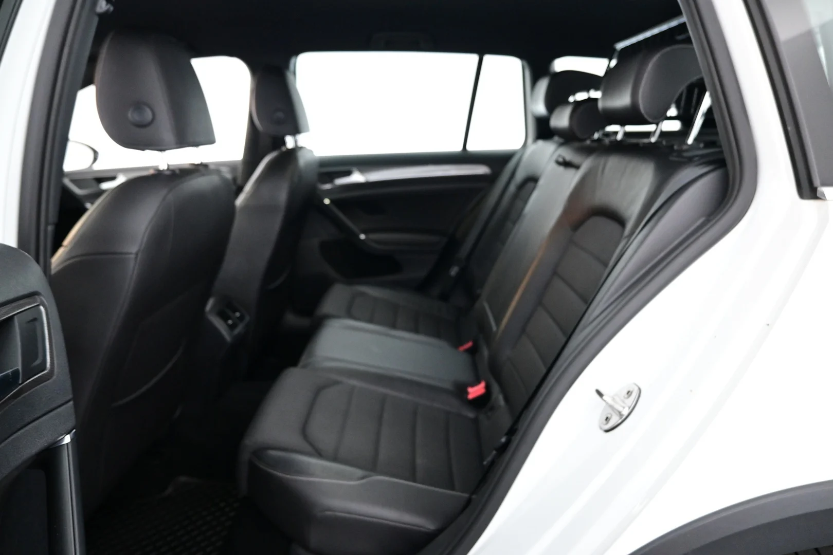 Car Image - 4beSVBBC1jqGEHpBJy4TZZ
