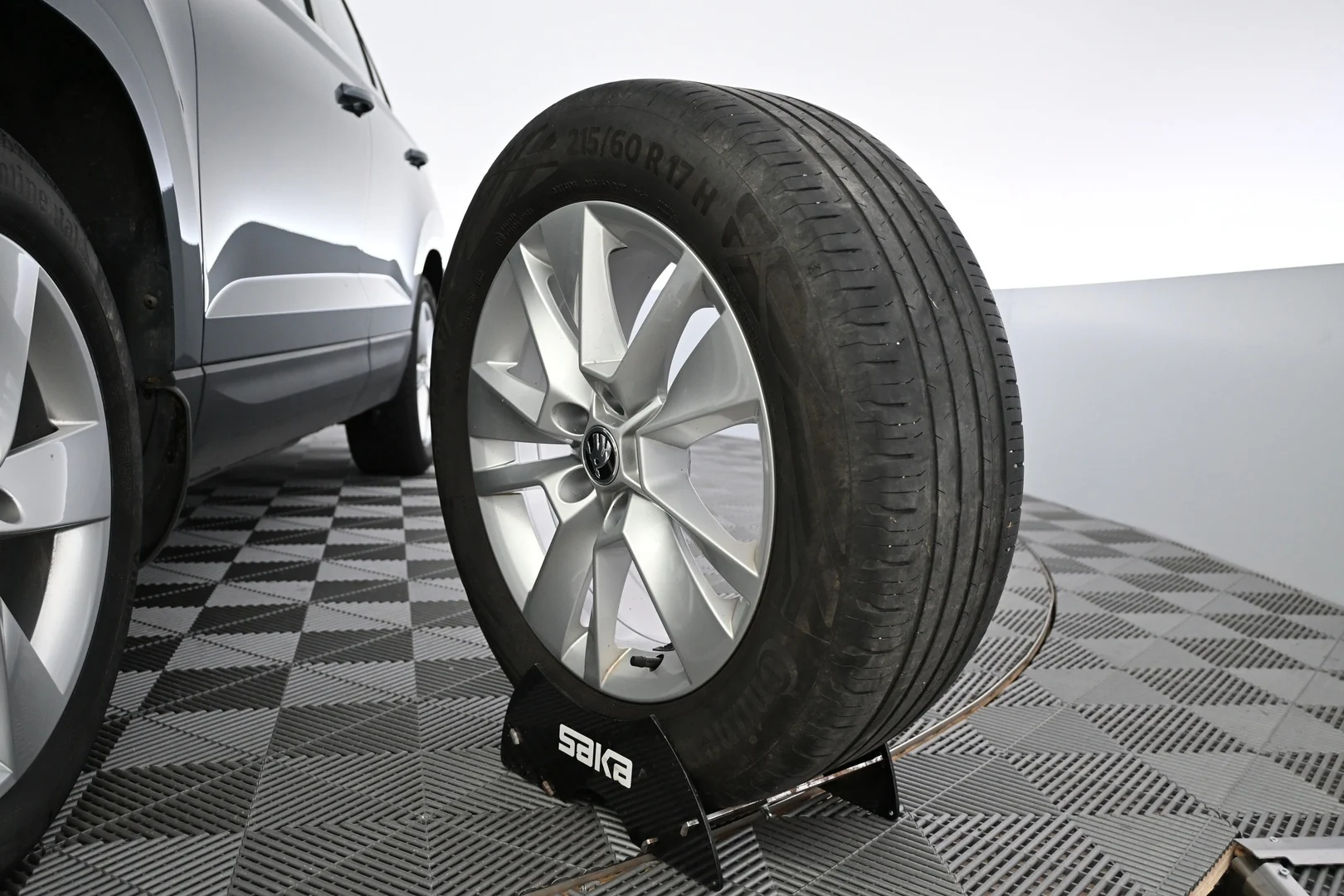 Car Image - 2NuJLxE3IWR9ssU1r72s1D