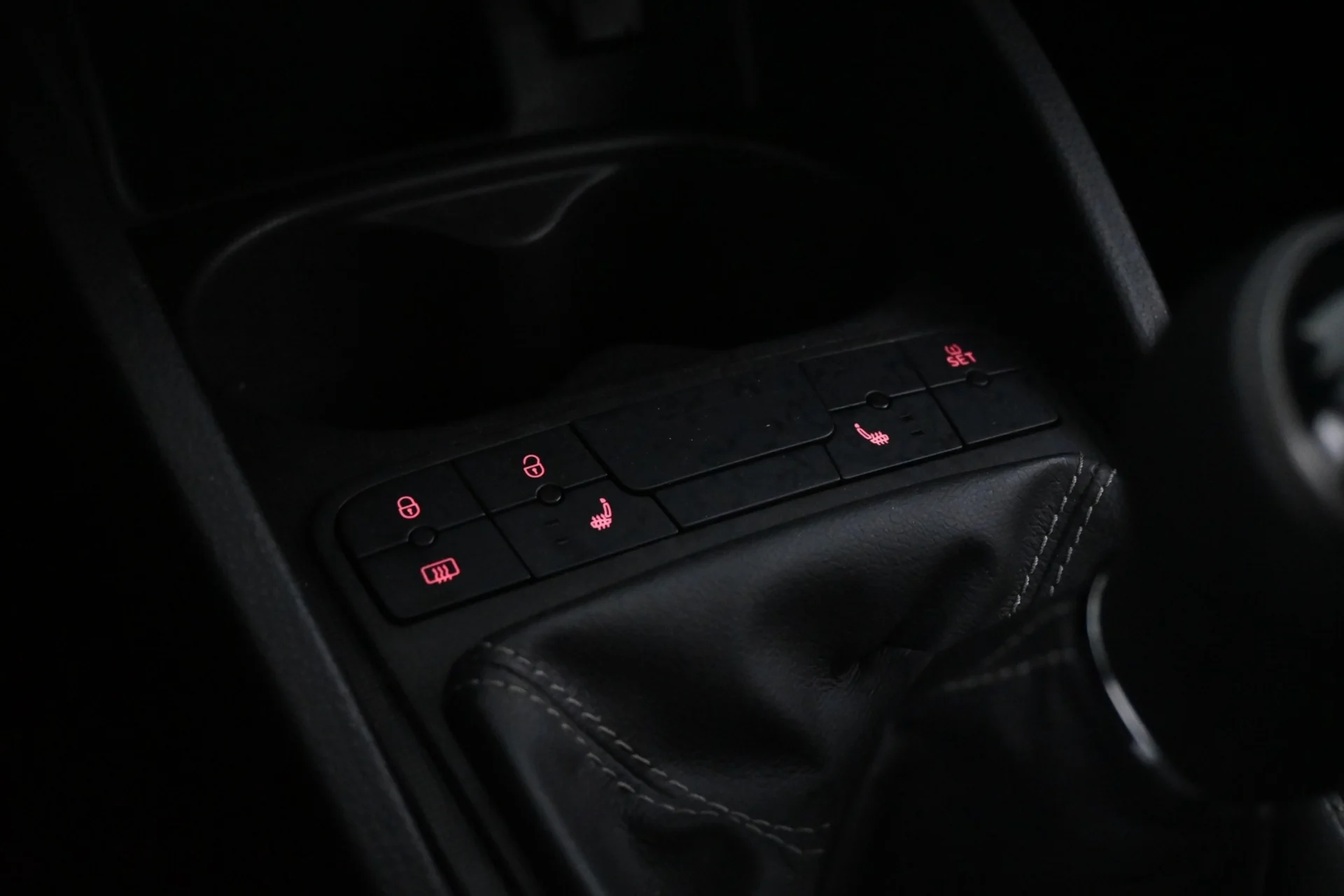 Car Image - 1amDRuJmDUFkuyaj3mnj9f