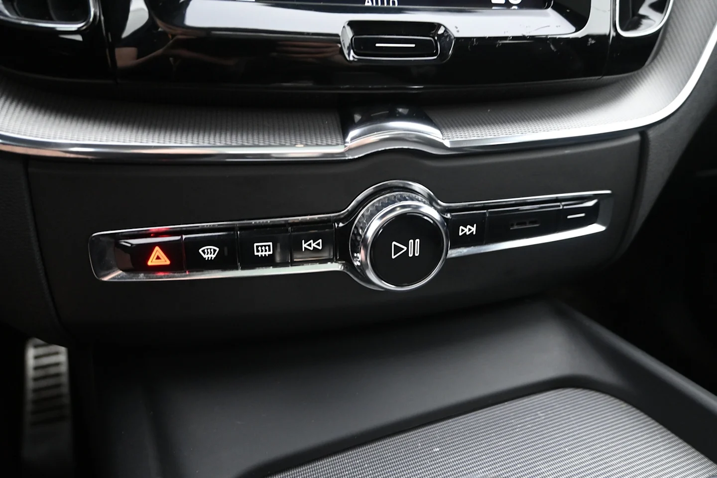 Car Image - 2yzWV51XqvpmKeDQhAbJEq