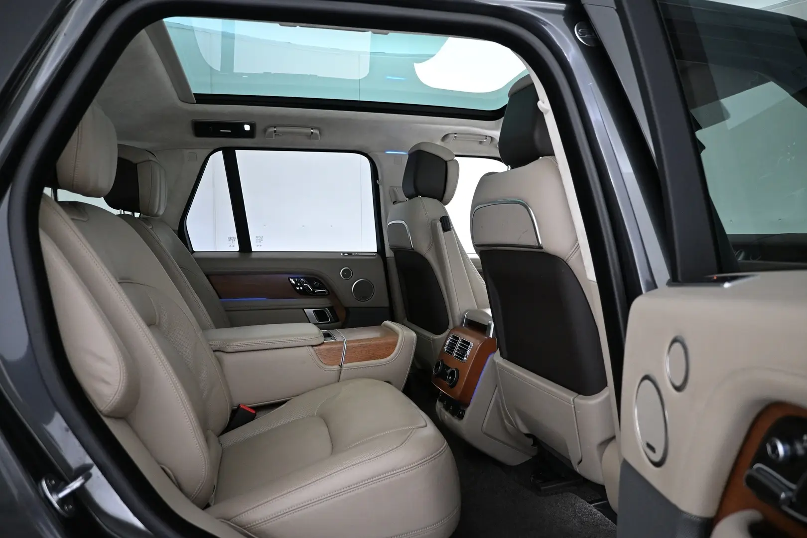 Car Image - 5oDZkzPDgvzJmM8jafxfGS