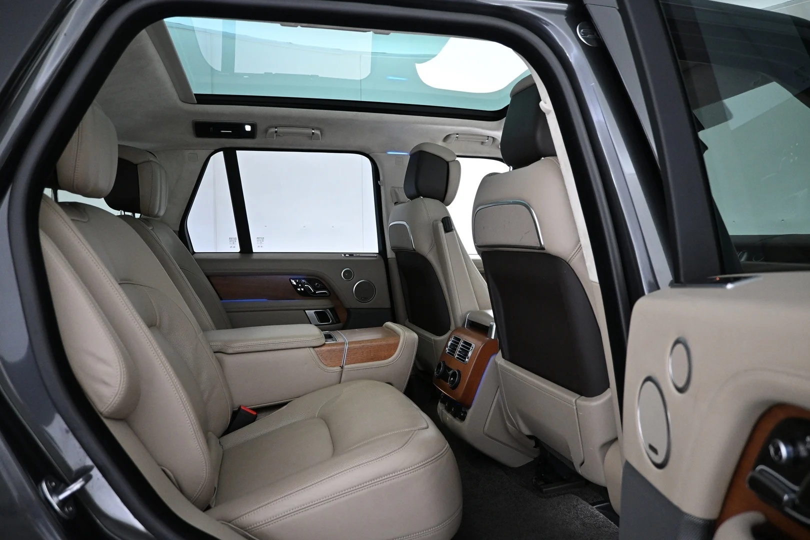 Car Image - 5oDZkzPDgvzJmM8jafxfGS