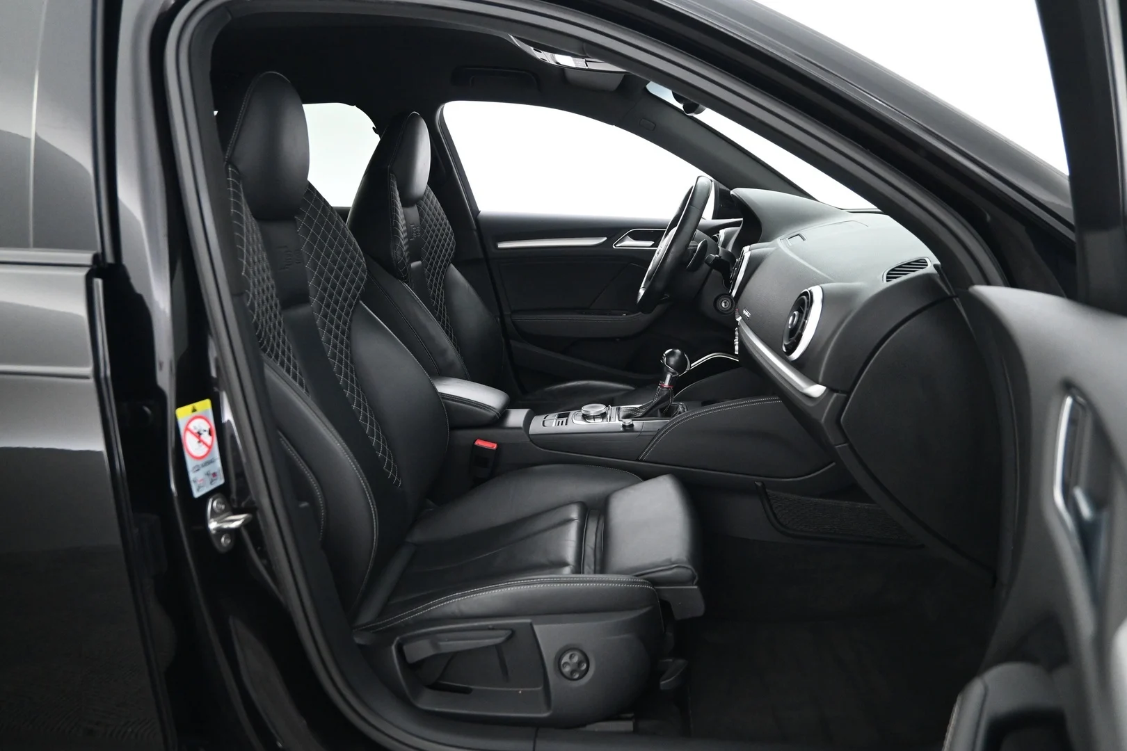 Car Image - 4TCGrmu8foEv892vpM3z92