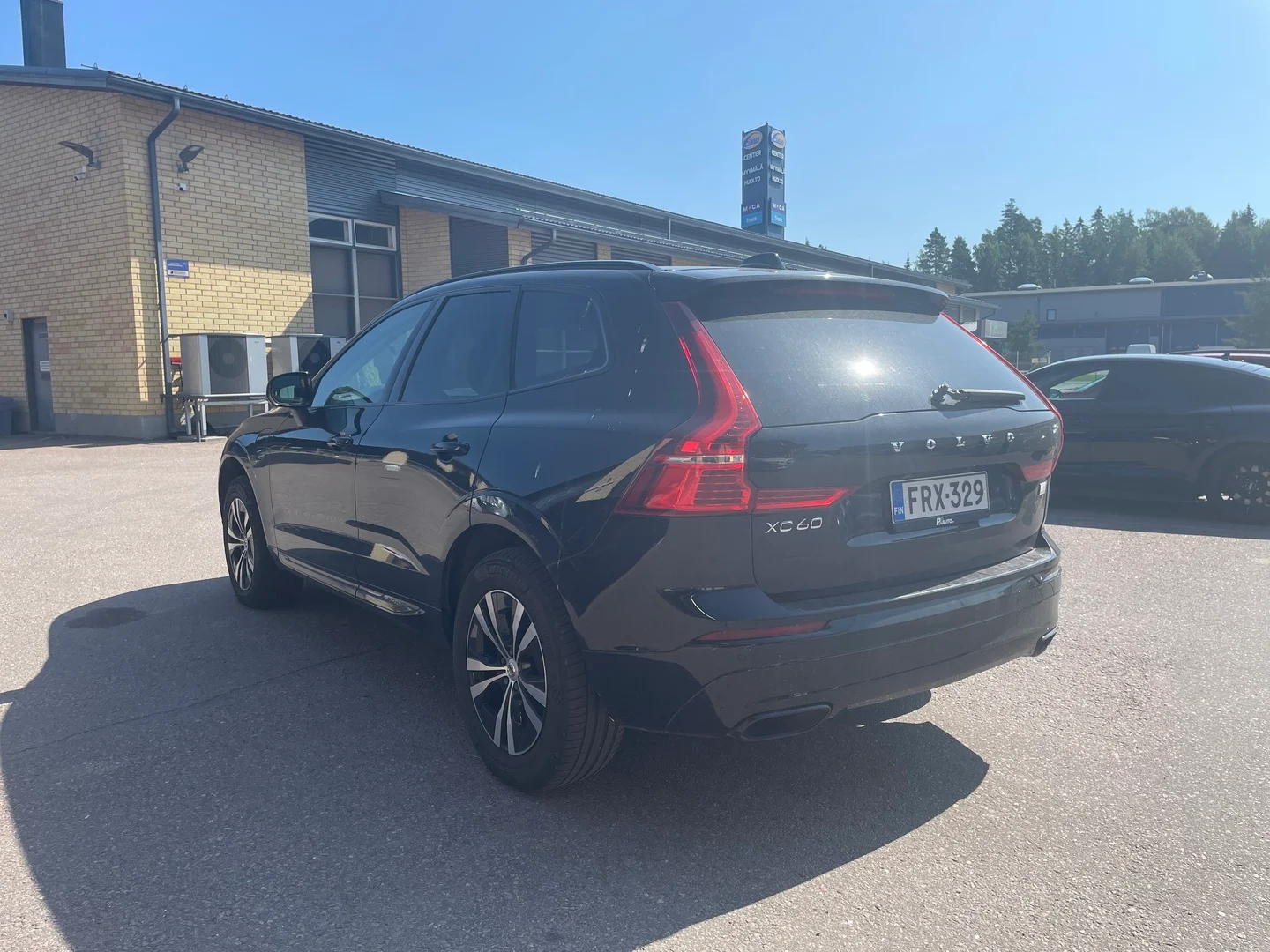 Car Image - 65OvGOTfzkFgDKgxAd3al6