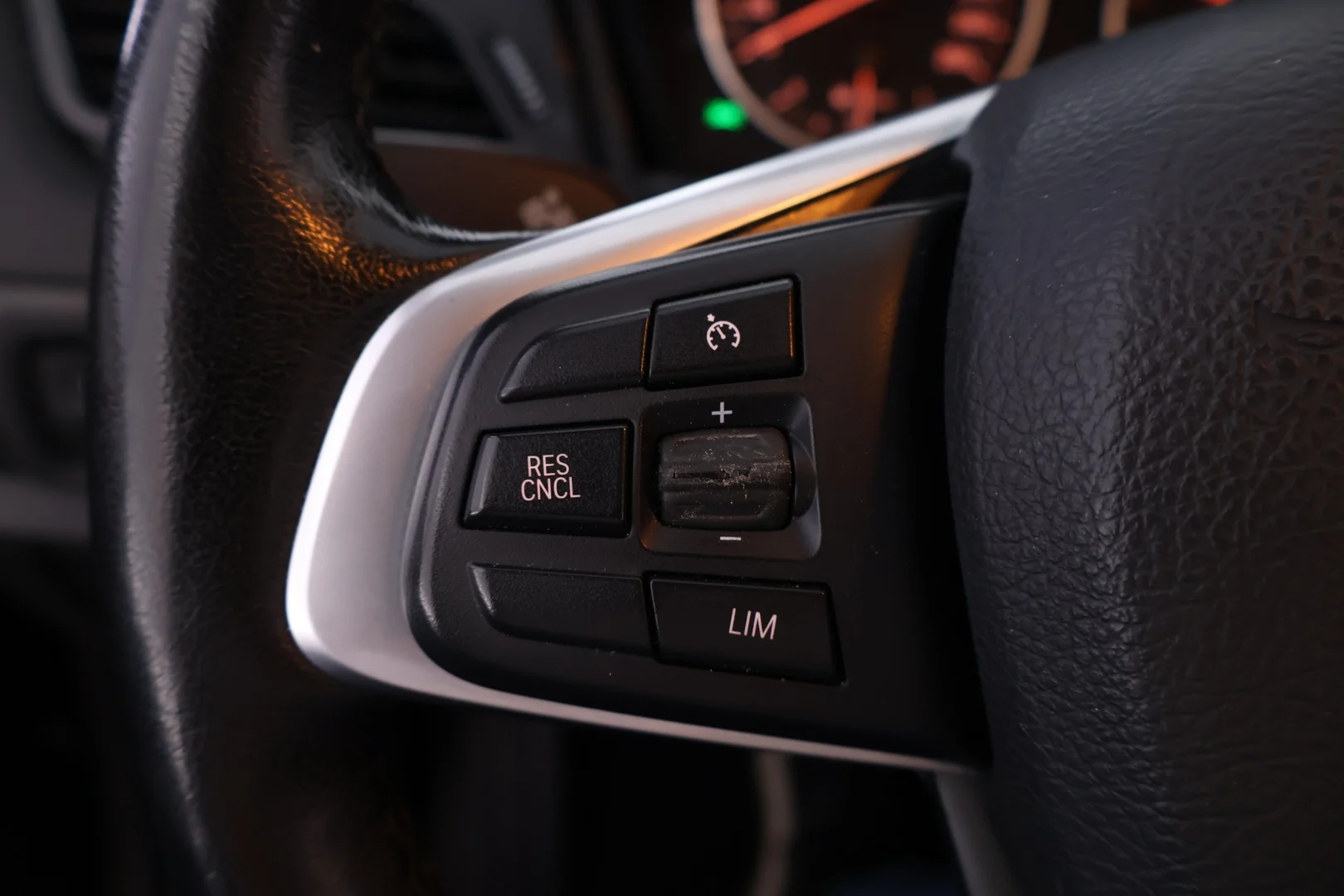 Car Image - 7ozzoNQlR8735PvkEARZZT