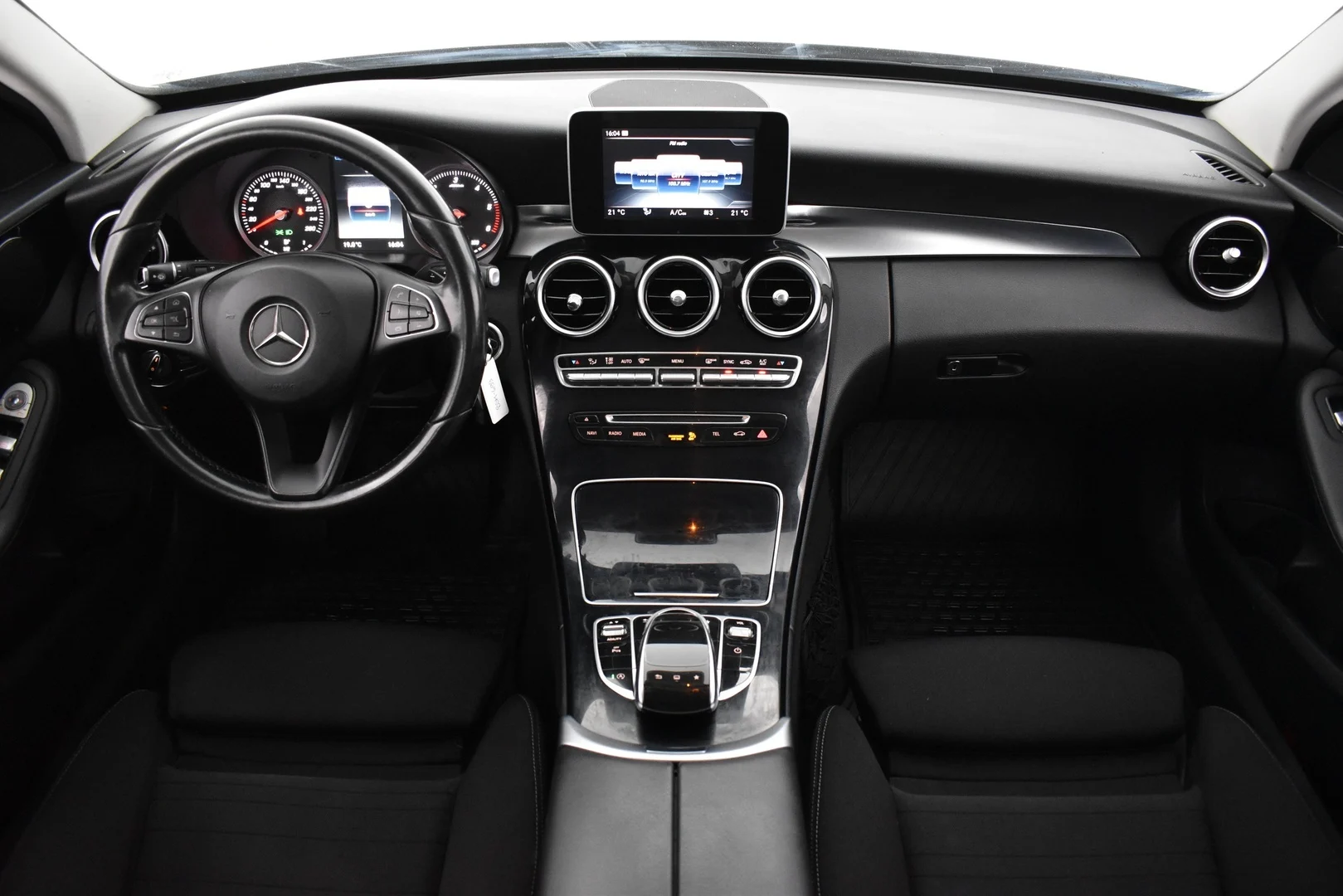 Car Image - 1X4u02c59E1GQkDZeNrt8c