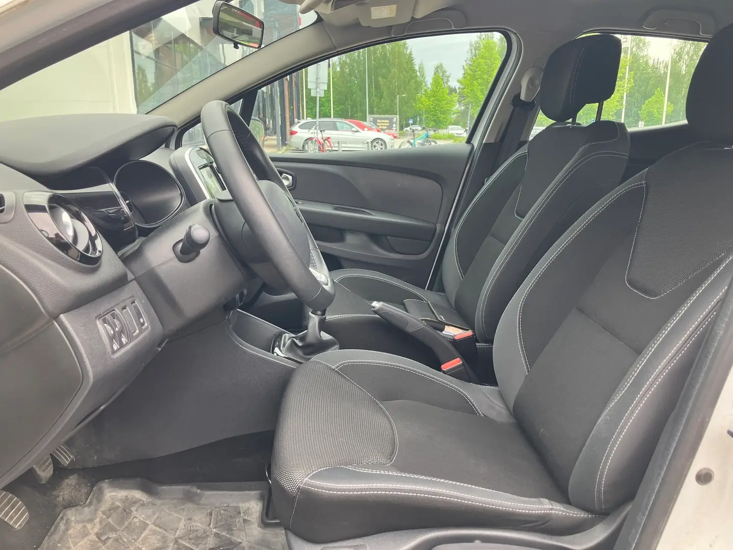 Car Image - 6Y05SVGcsh1BhMNandMOzw