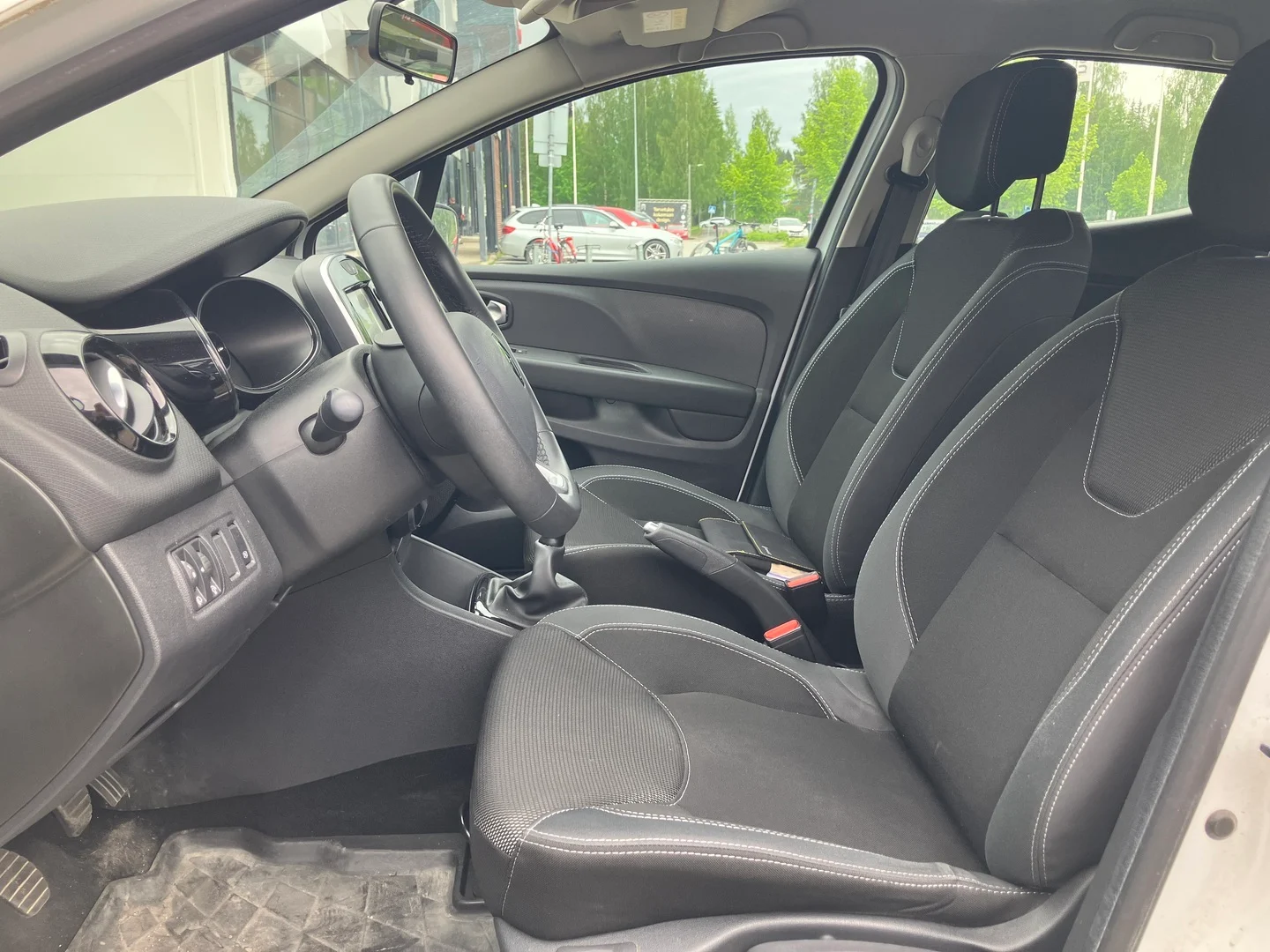 Car Image - 6Y05SVGcsh1BhMNandMOzw