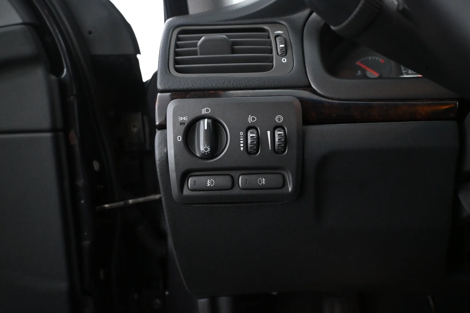 Car Image - 3If7aLyuEh30pLqO8QXHuc