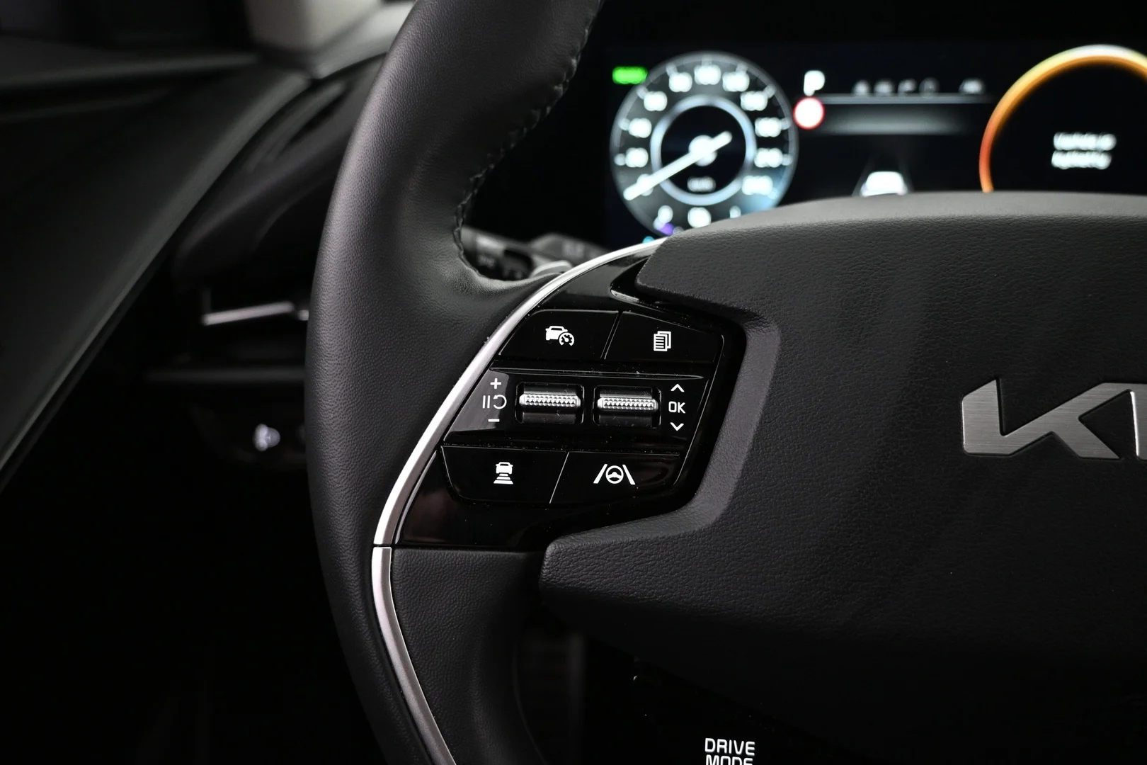 Car Image - qcALxBQxuk0AY1YPKgTD2
