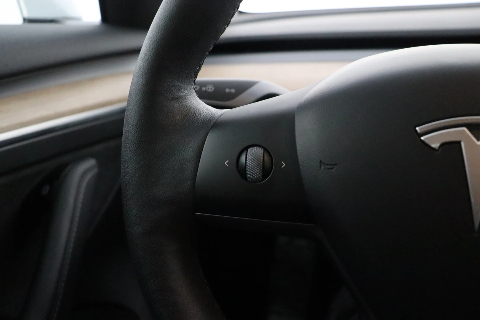 Car Image - 5SQ0MG6Esb5spdy8gw4ll5