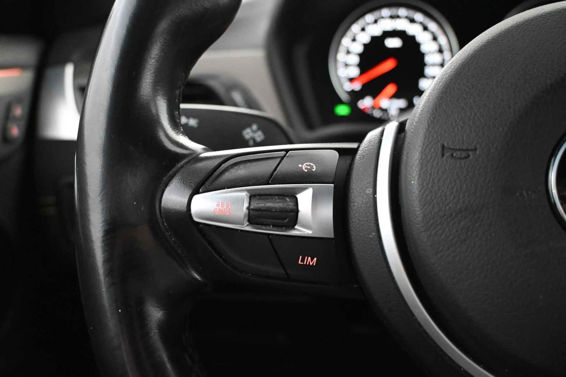 Car Image - KMLe0rxw3n0aFrmOKxadR