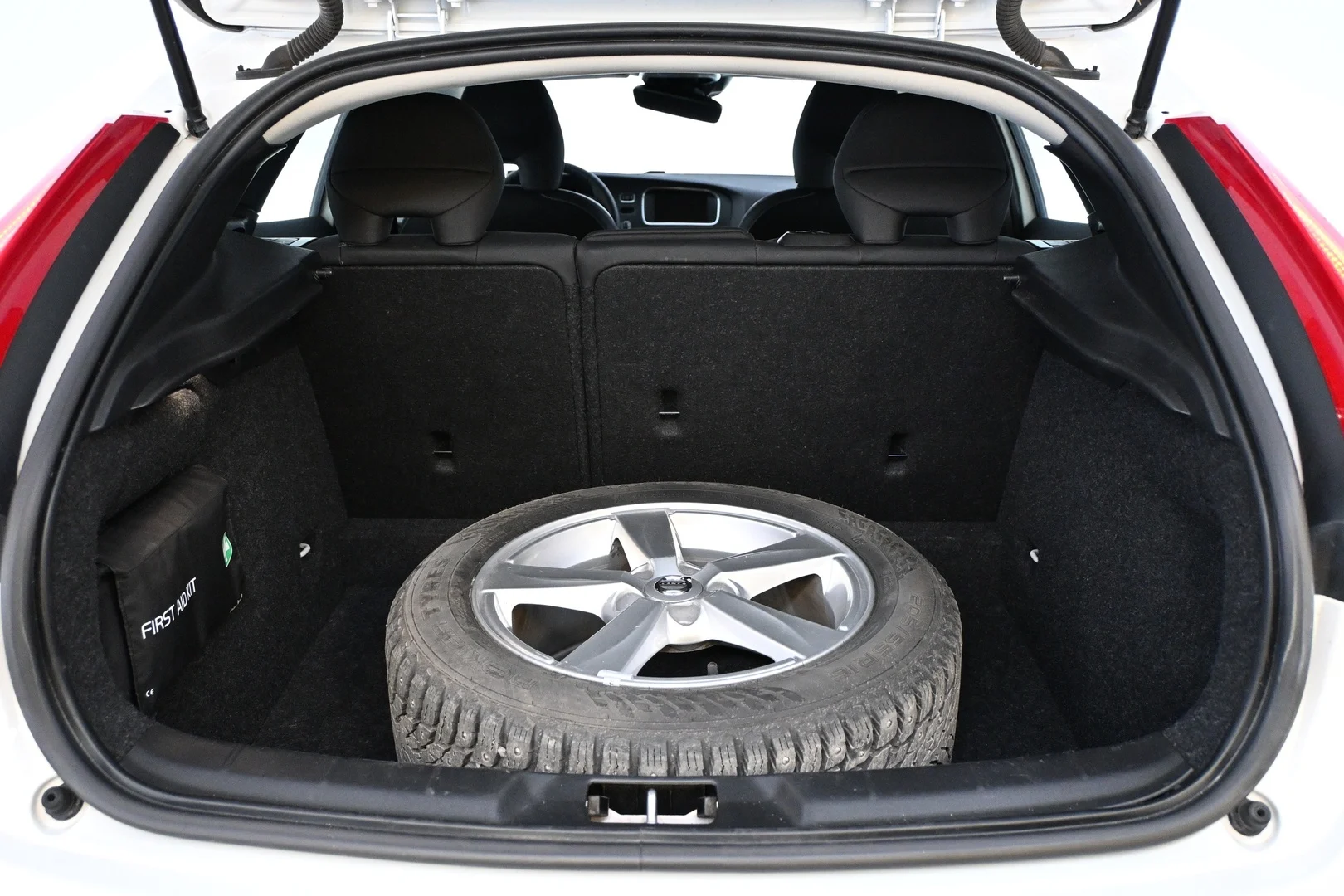 Car Image - 4hMAA9BLCm6r8kfdQhMHx2