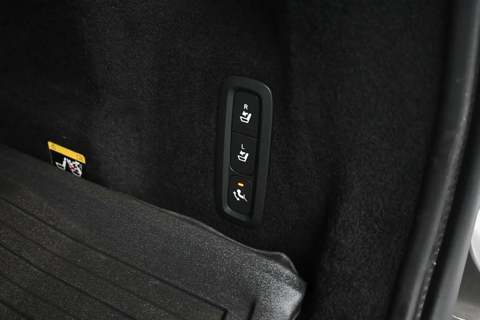 Car Image - 58VjdlnCMBxPGykfQ8peZU